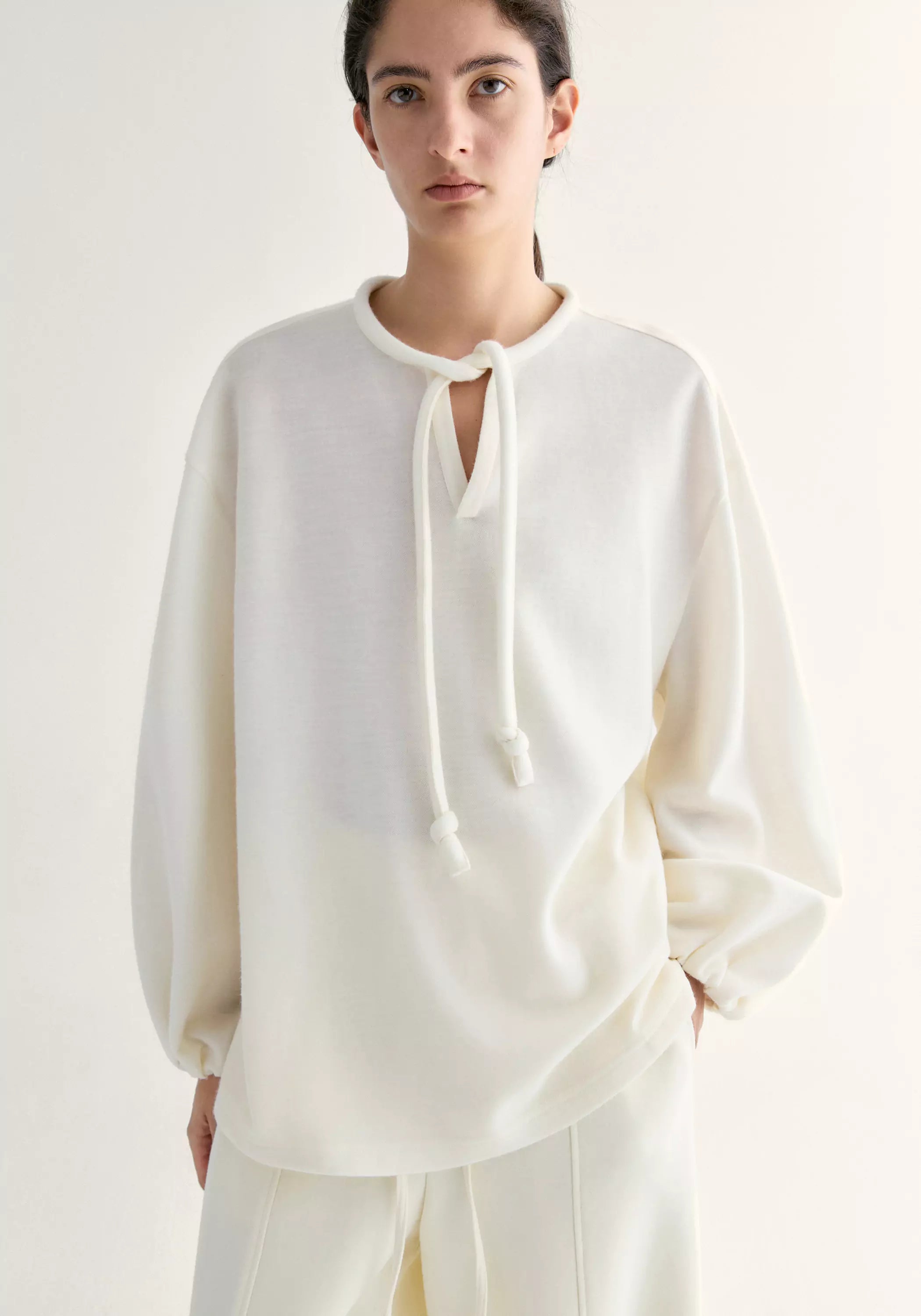 #color_cream white