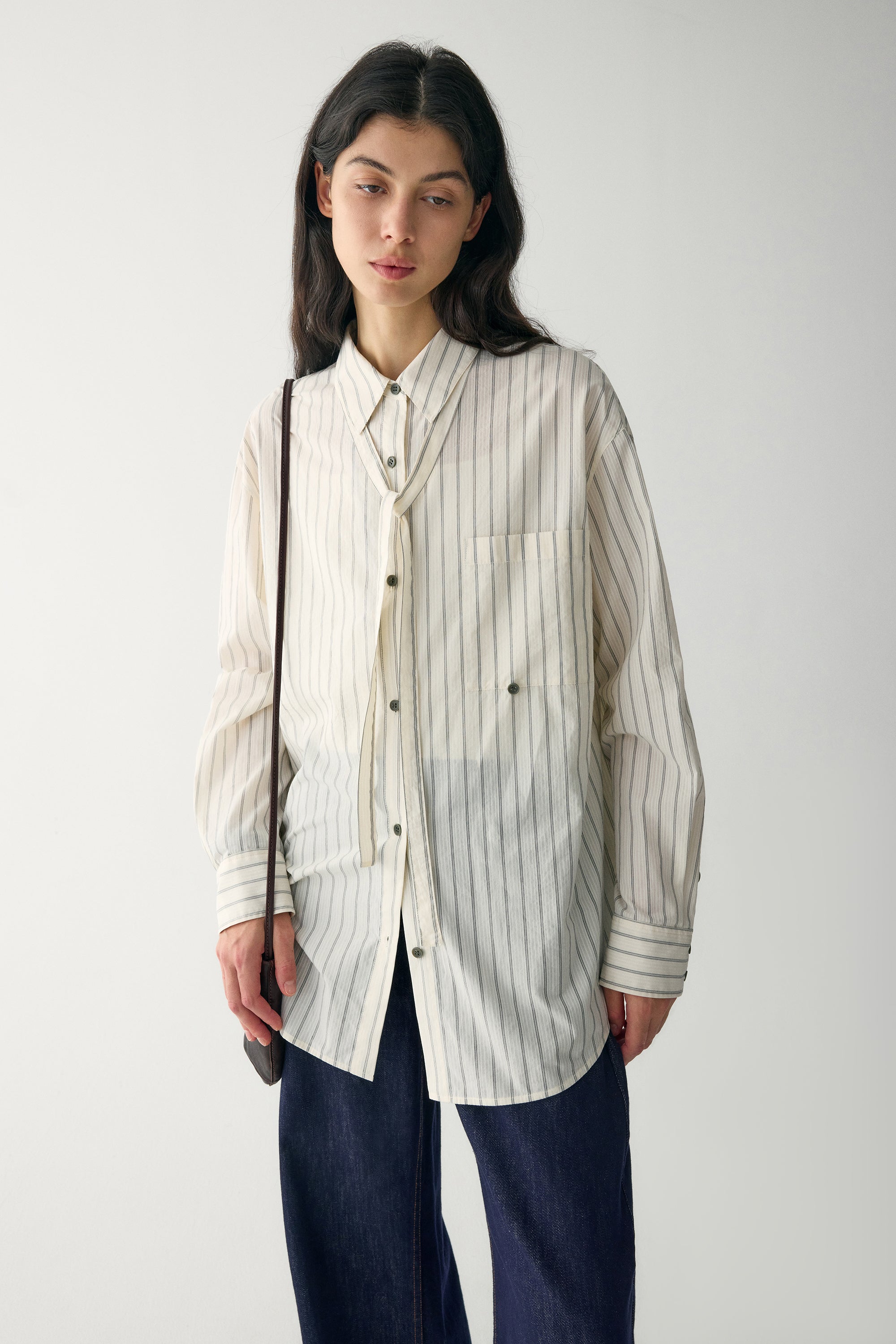 #color_off white