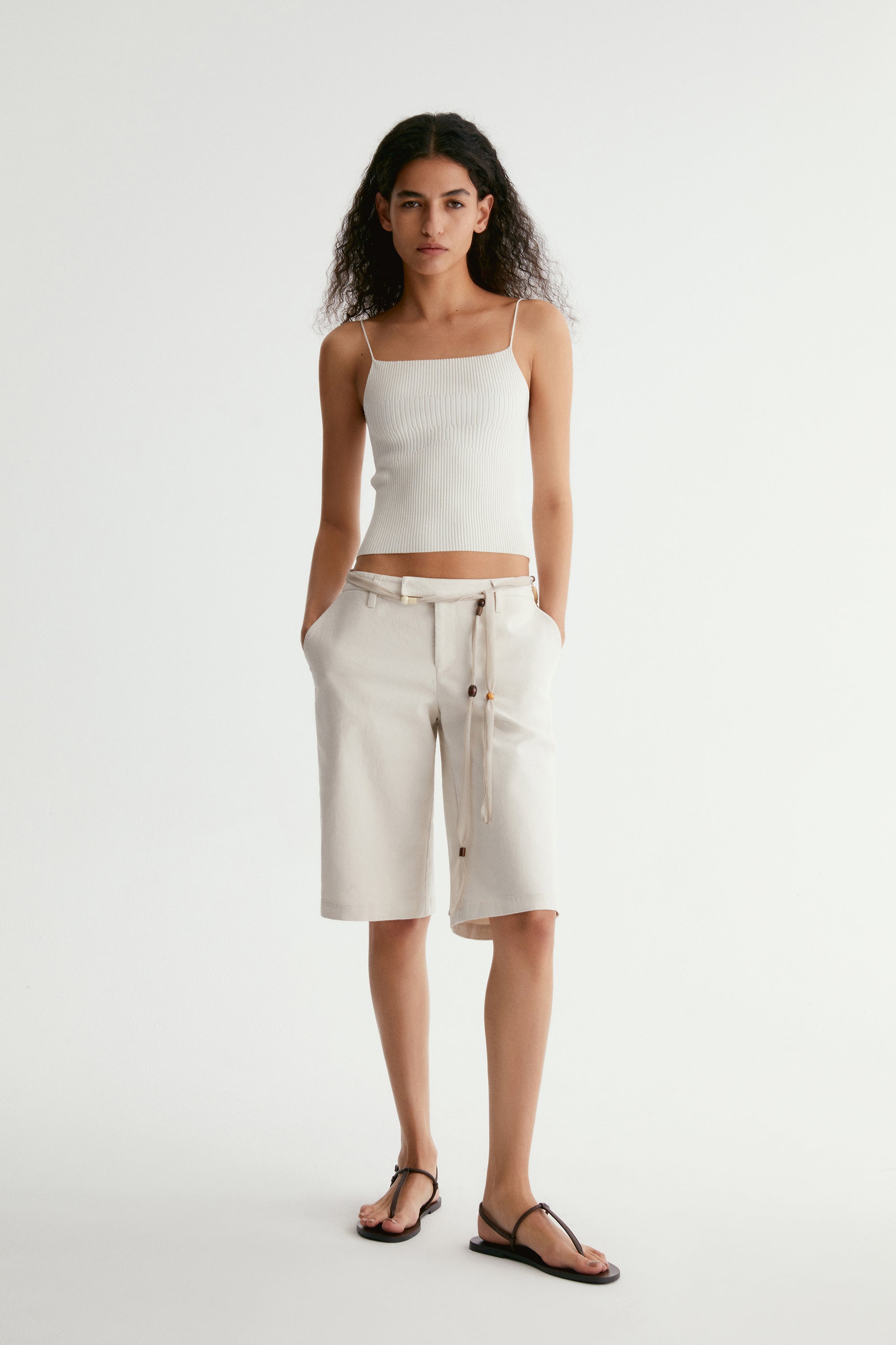 #color_off white