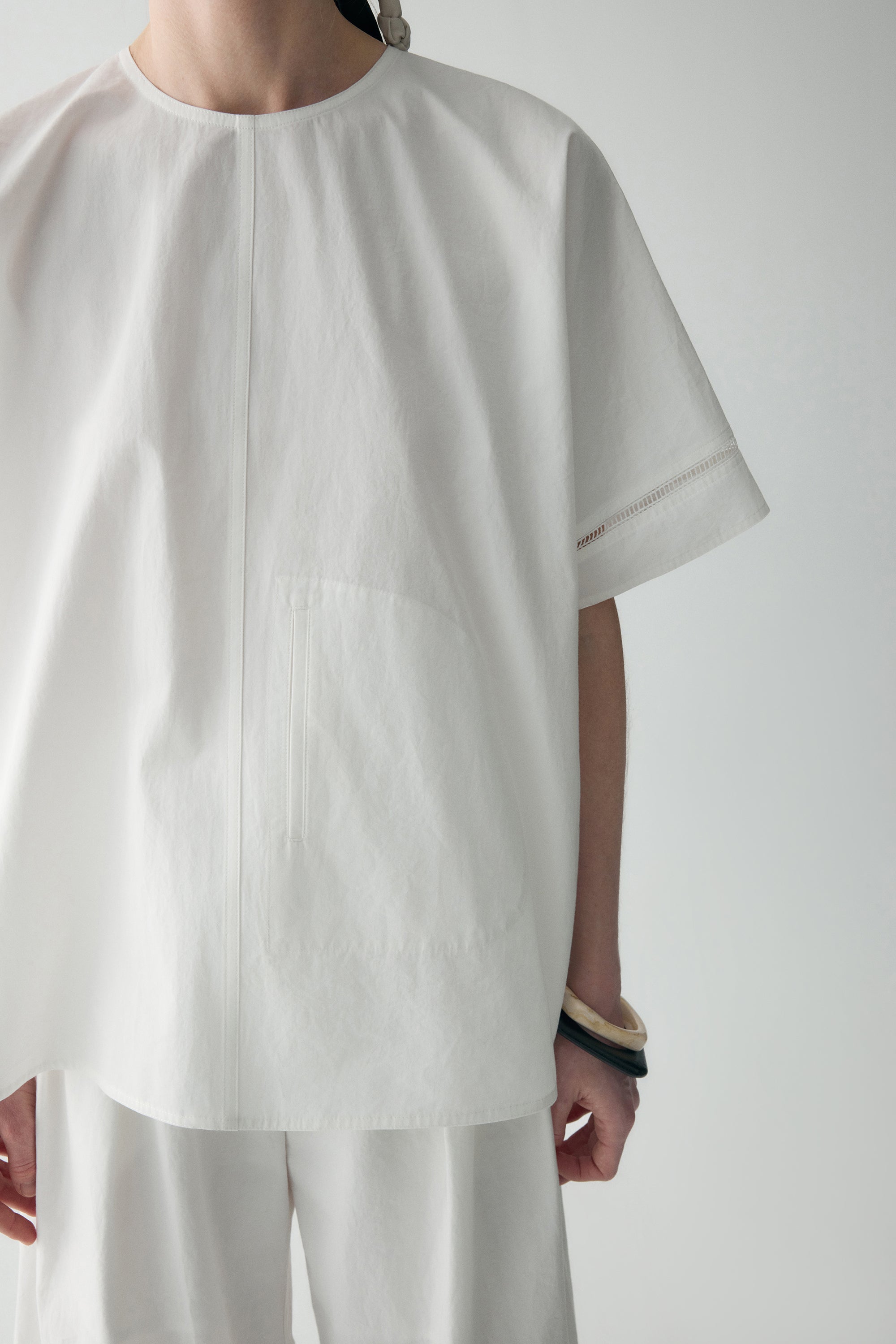 #color_off white