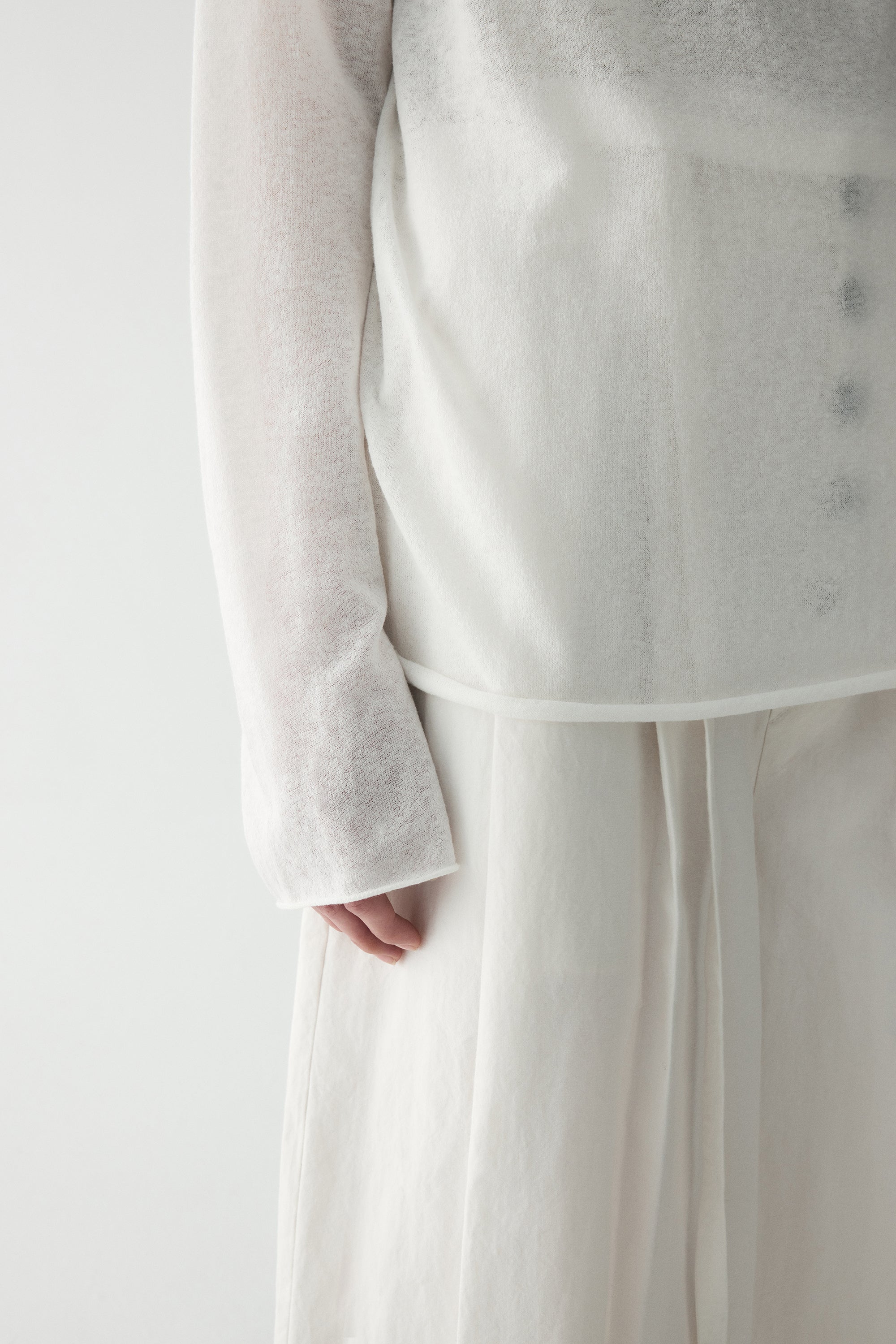 #color_off white
