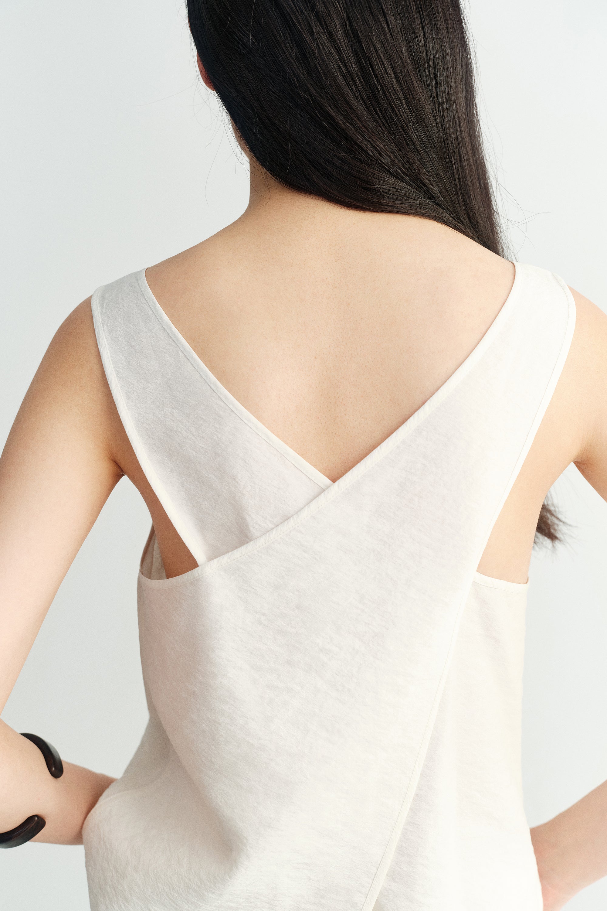 #color_off white
