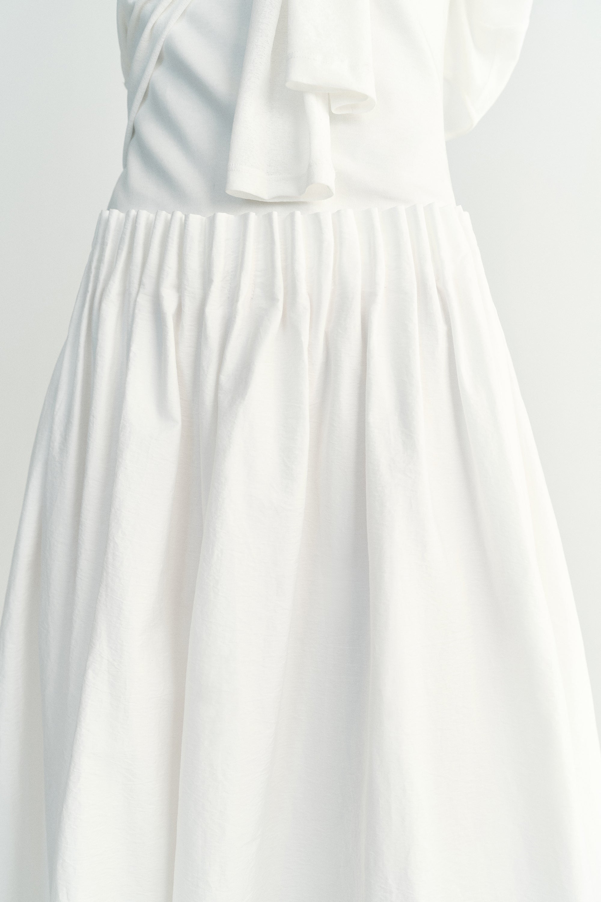 #color_off white