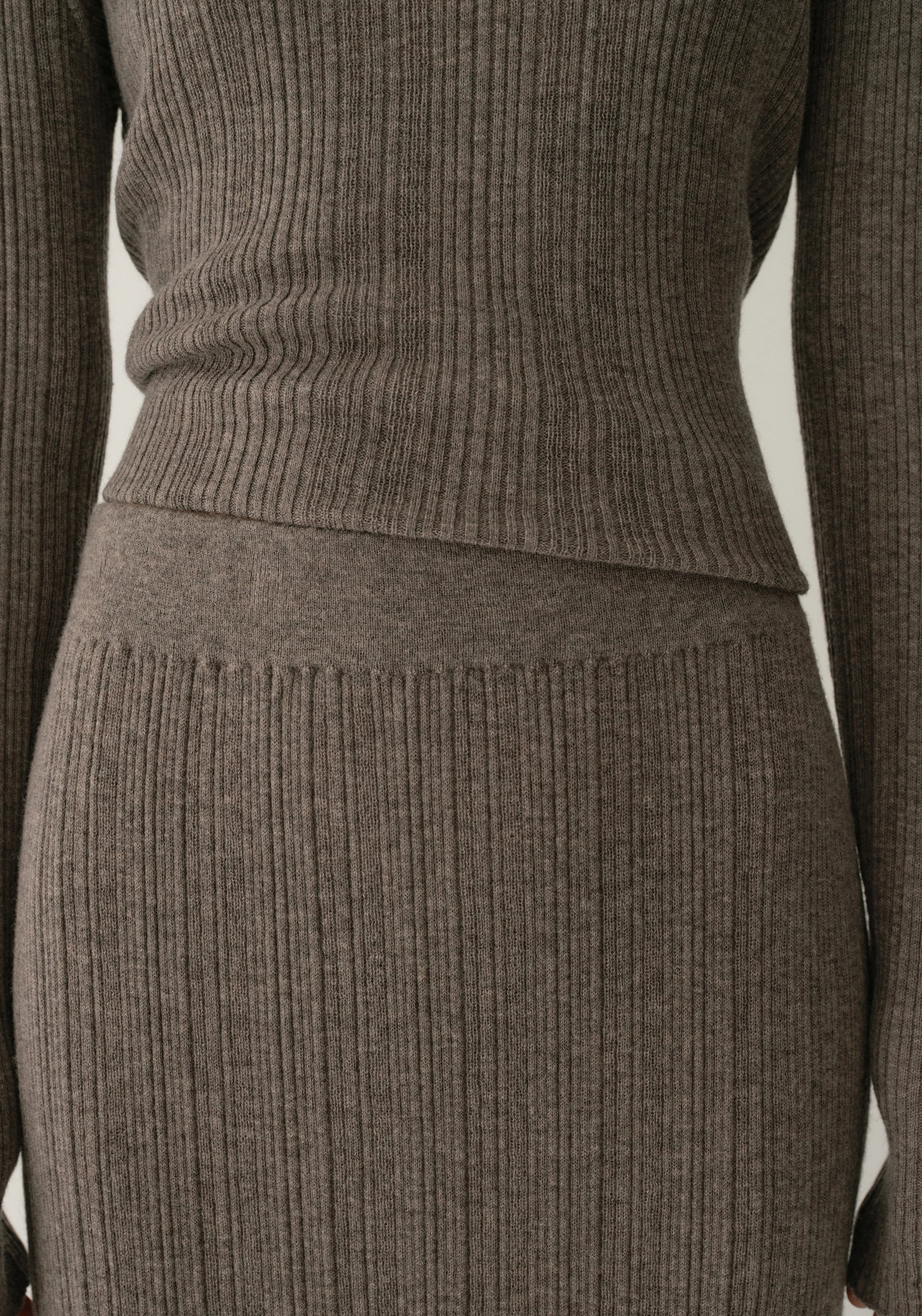 #color_raw umber