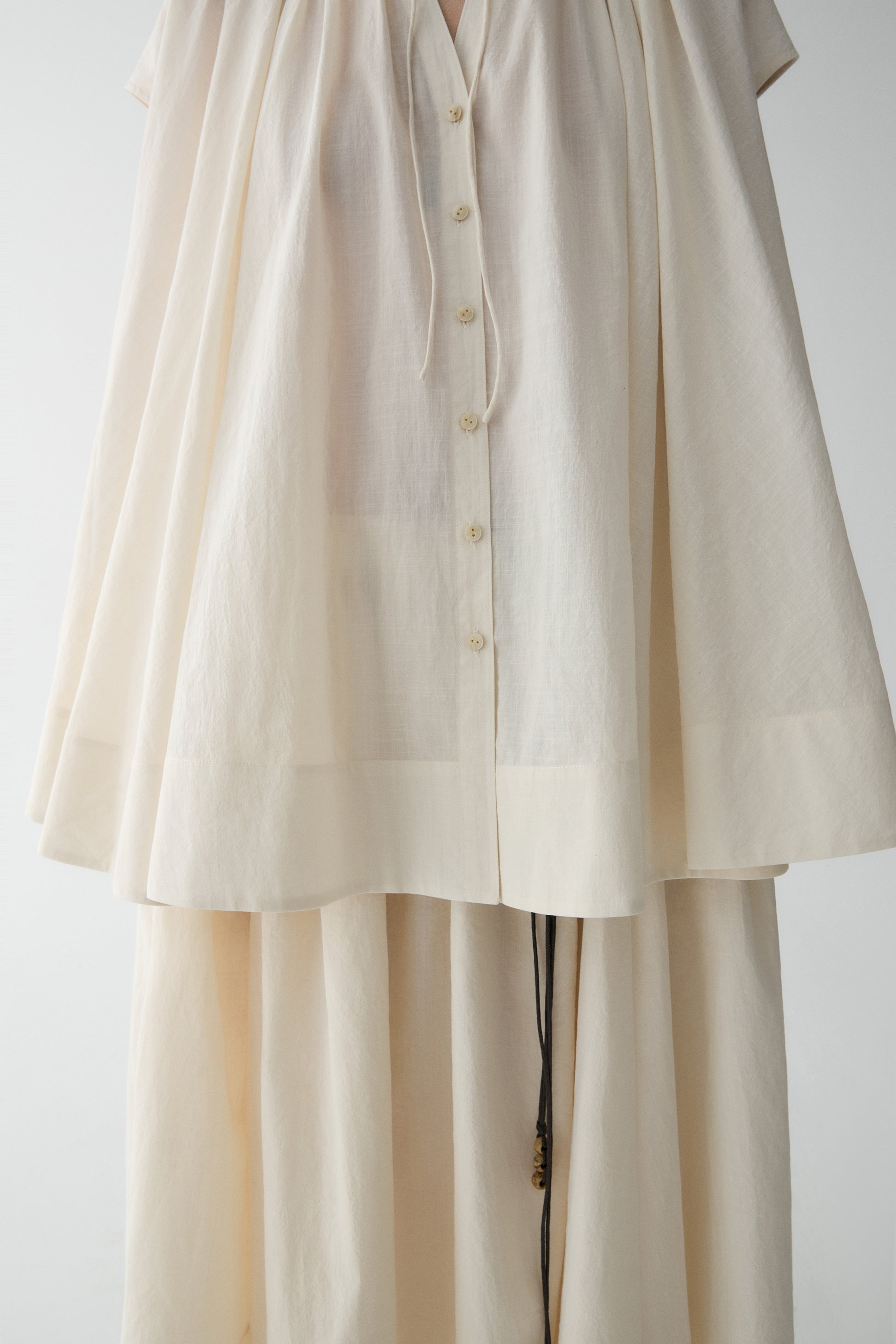 #color_cream white