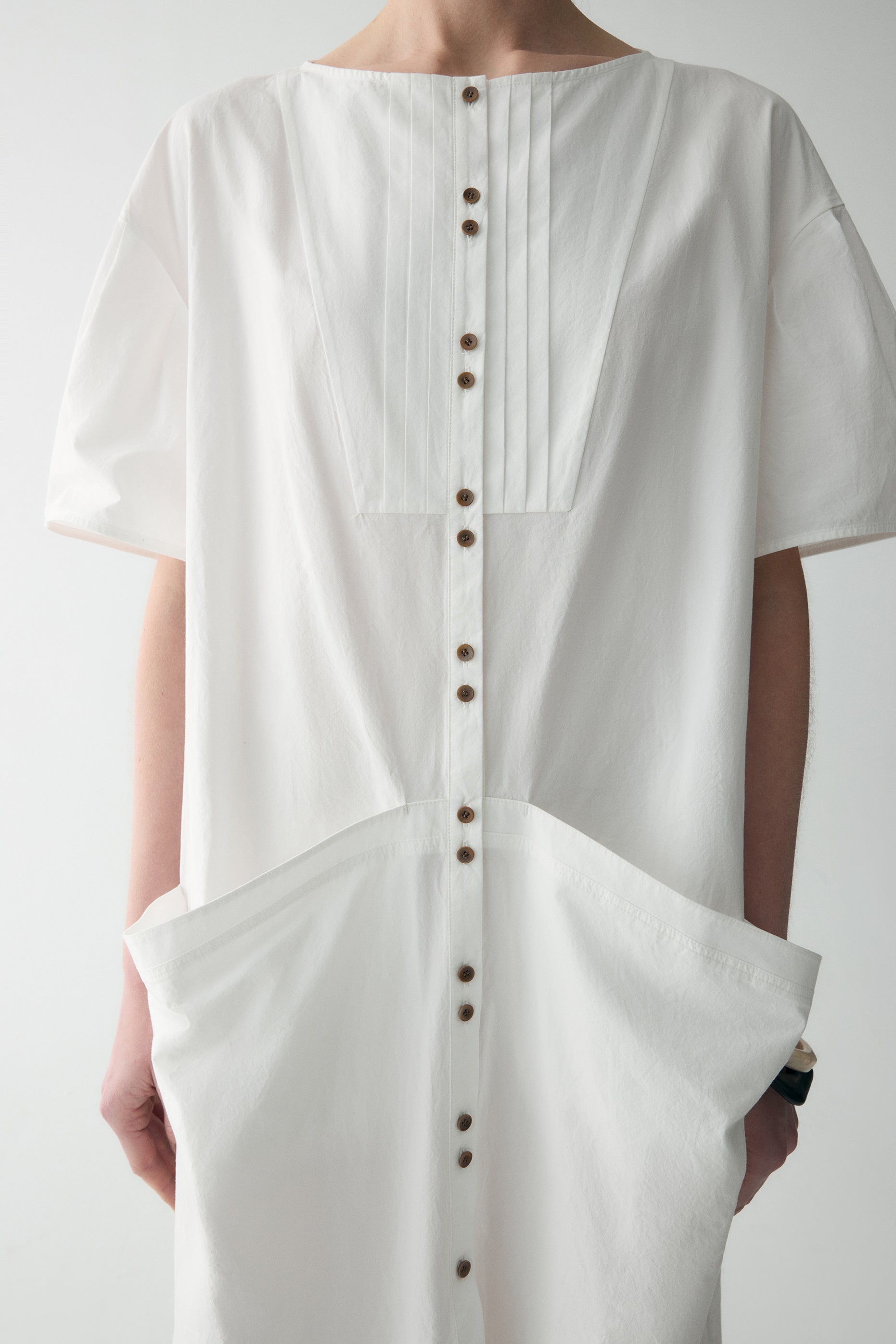 #color_off white