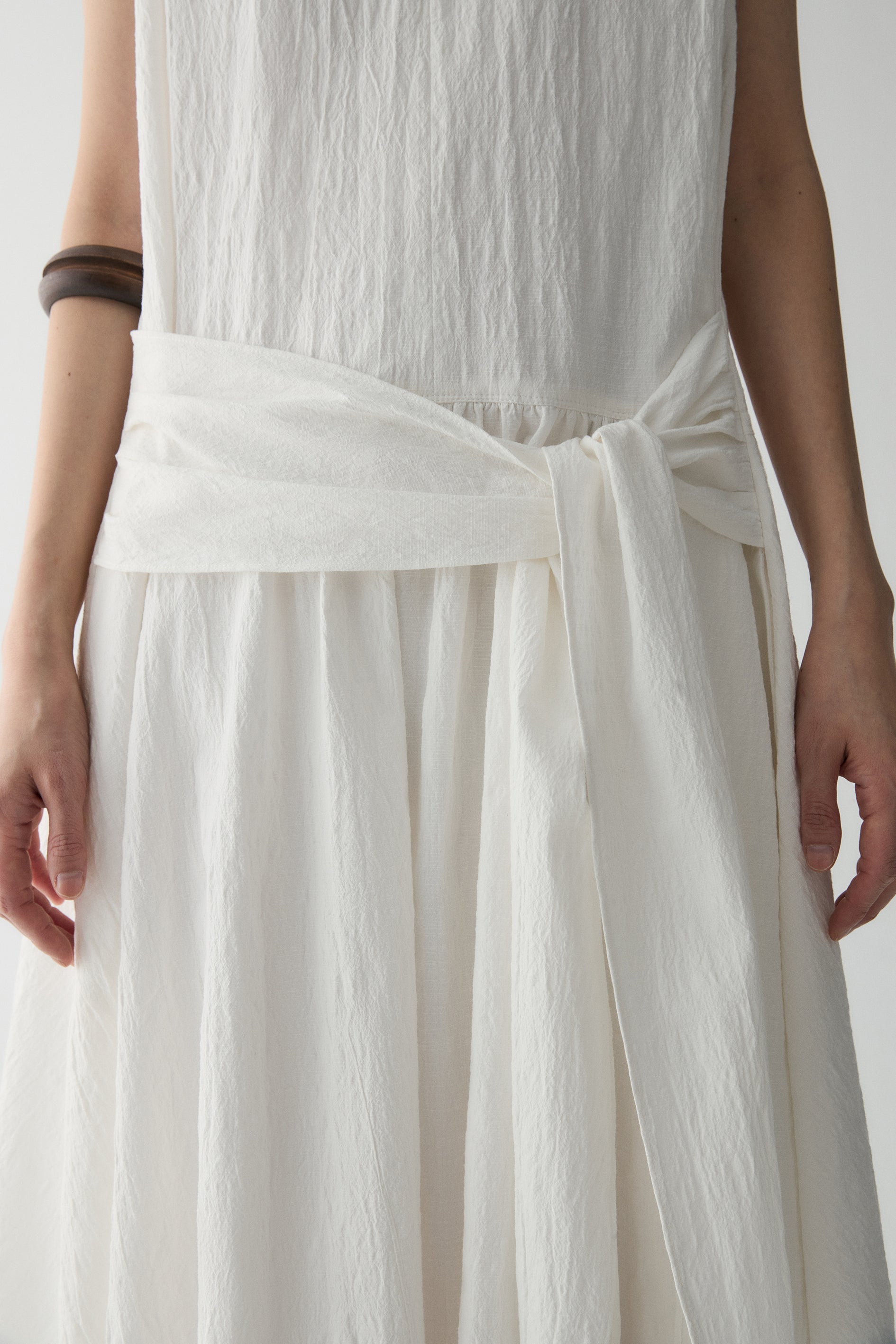 #color_off white