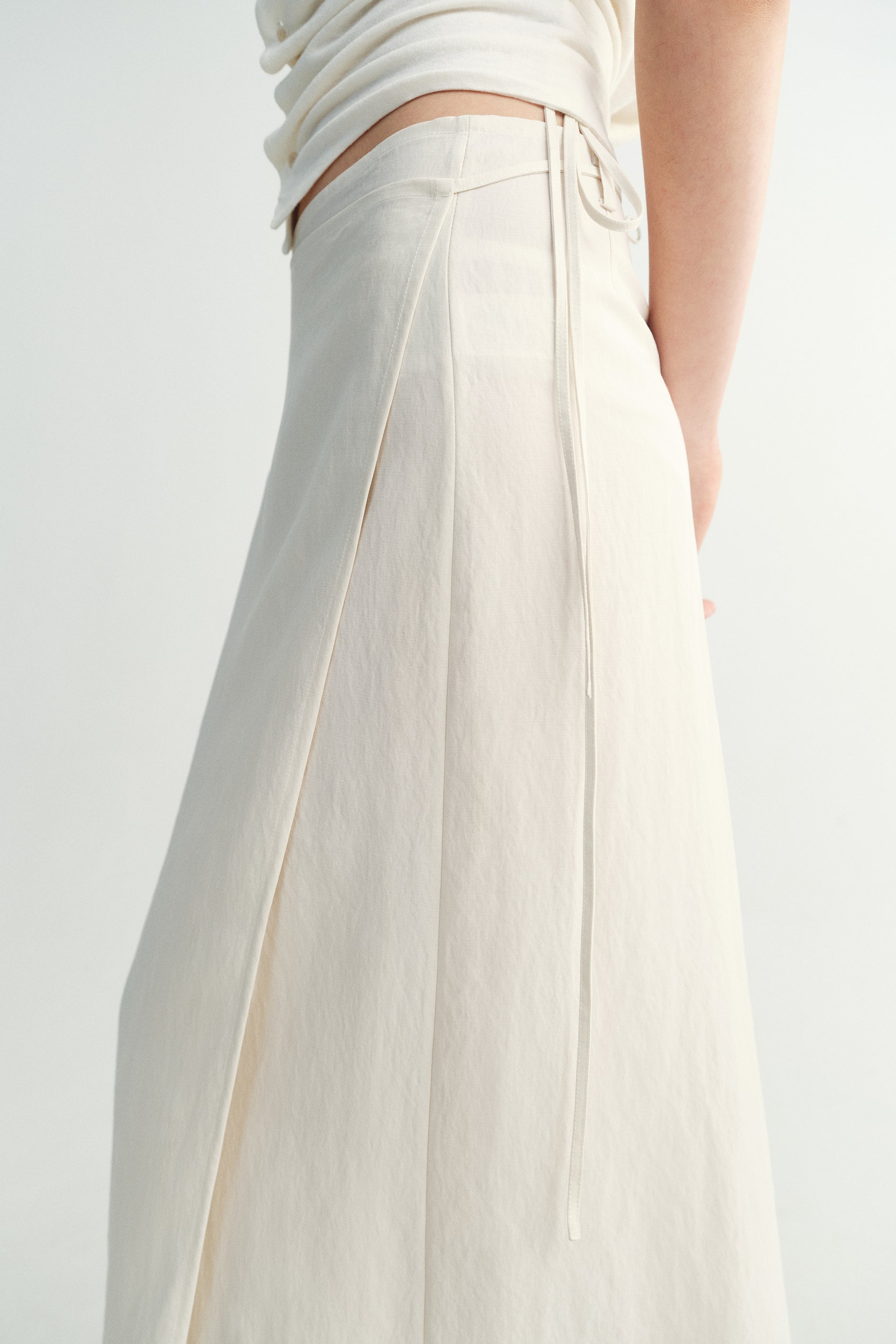 #color_cream white