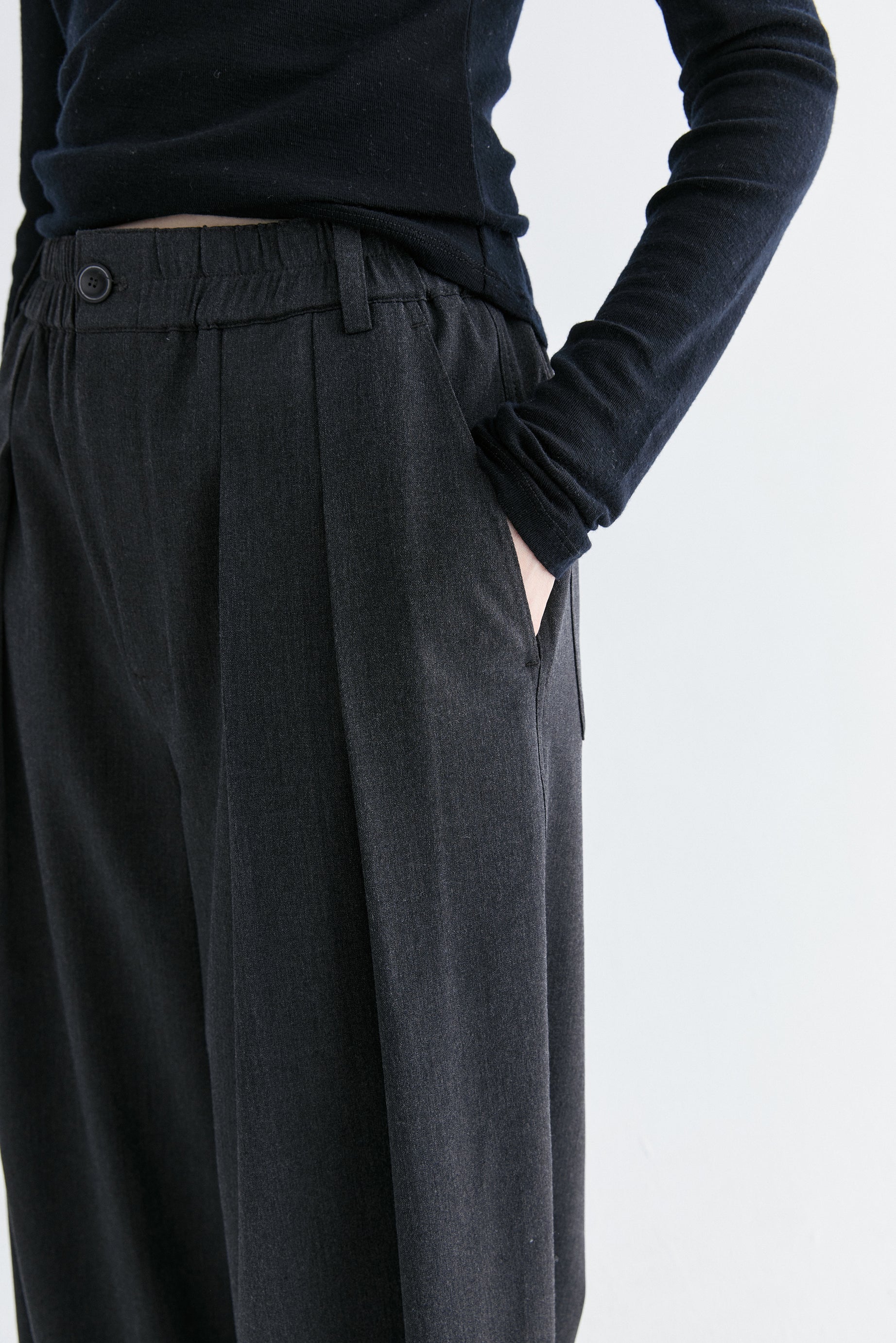 #color_black ash