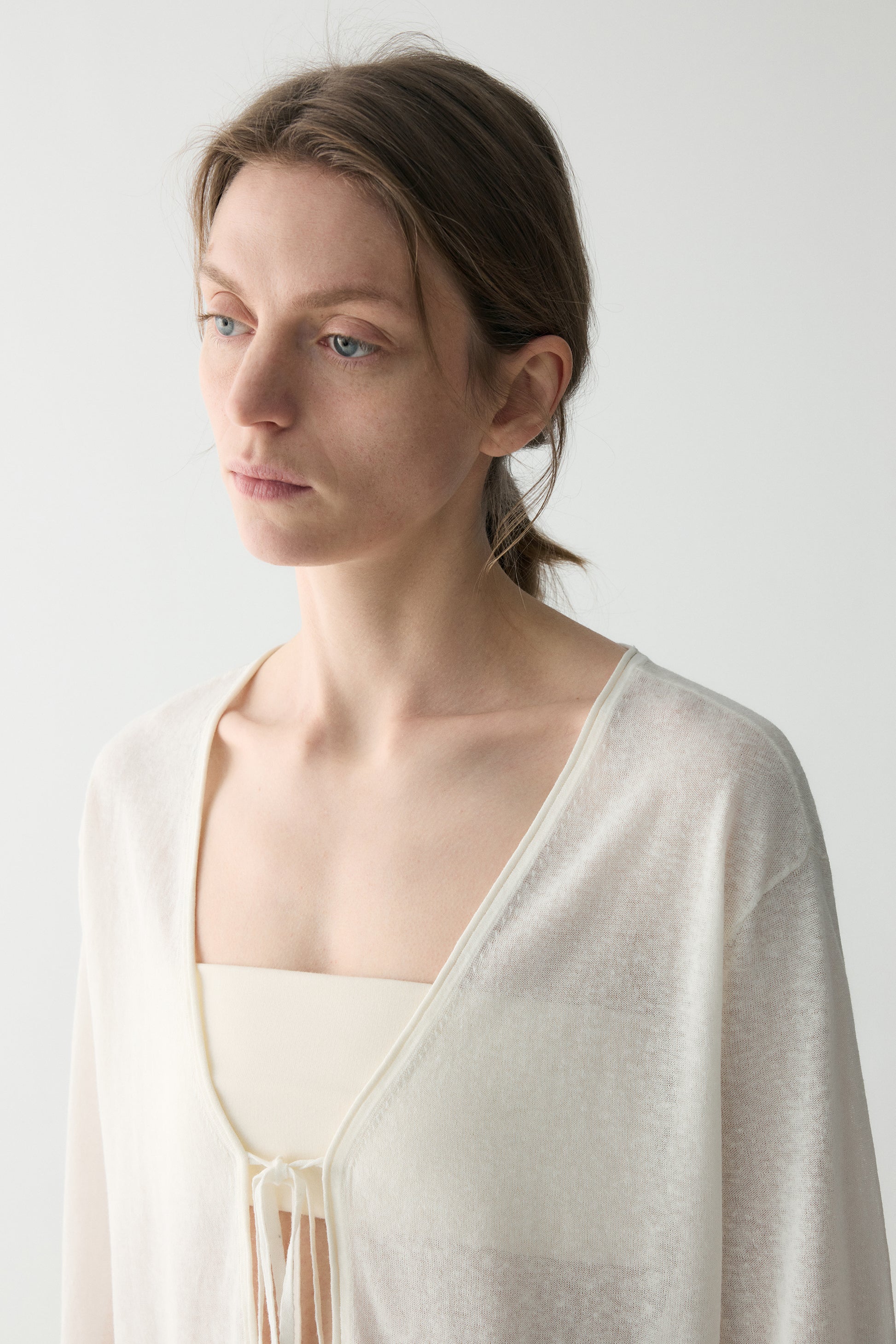 #color_off white