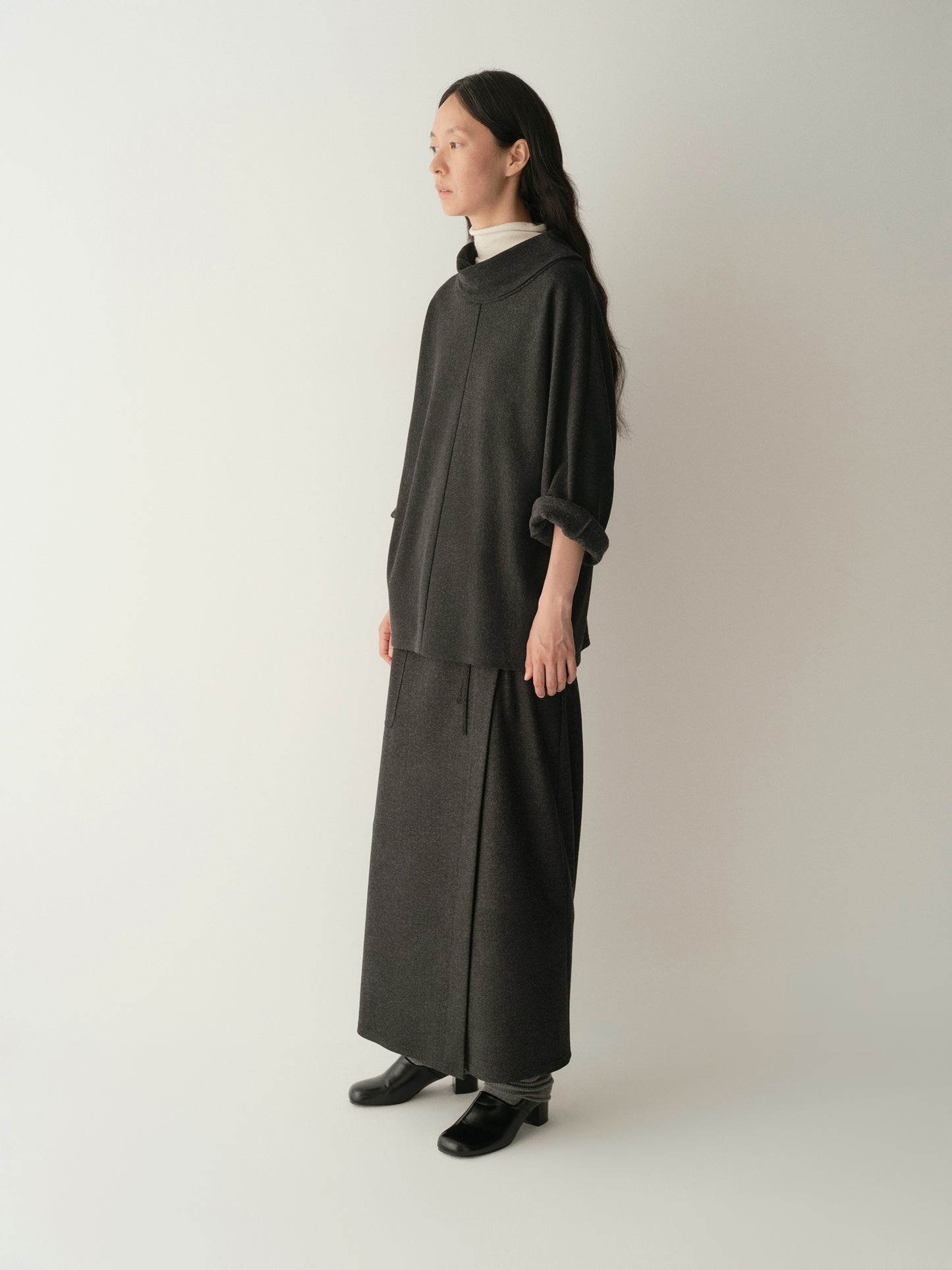 #color_black ash