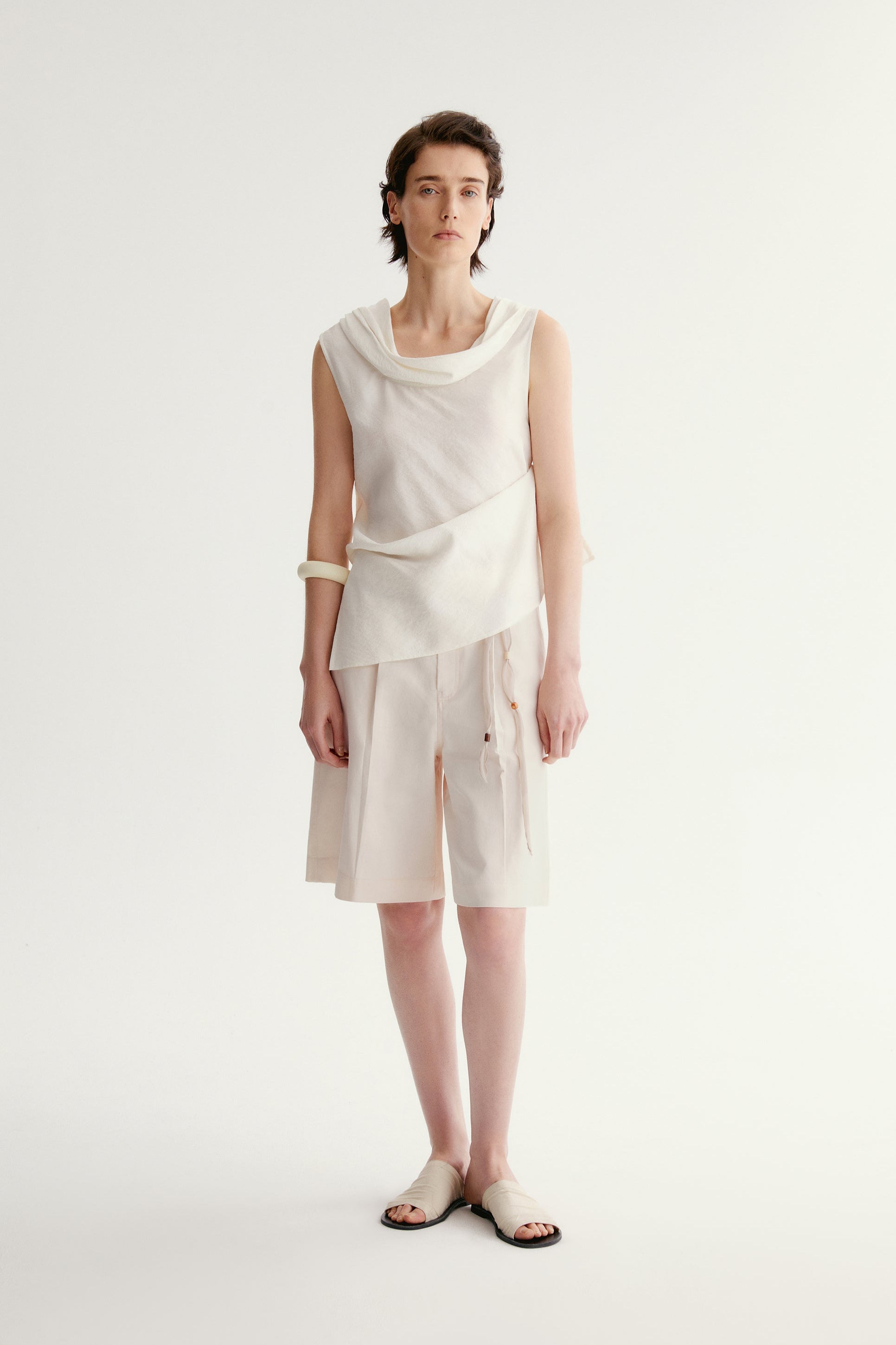#color_cream white