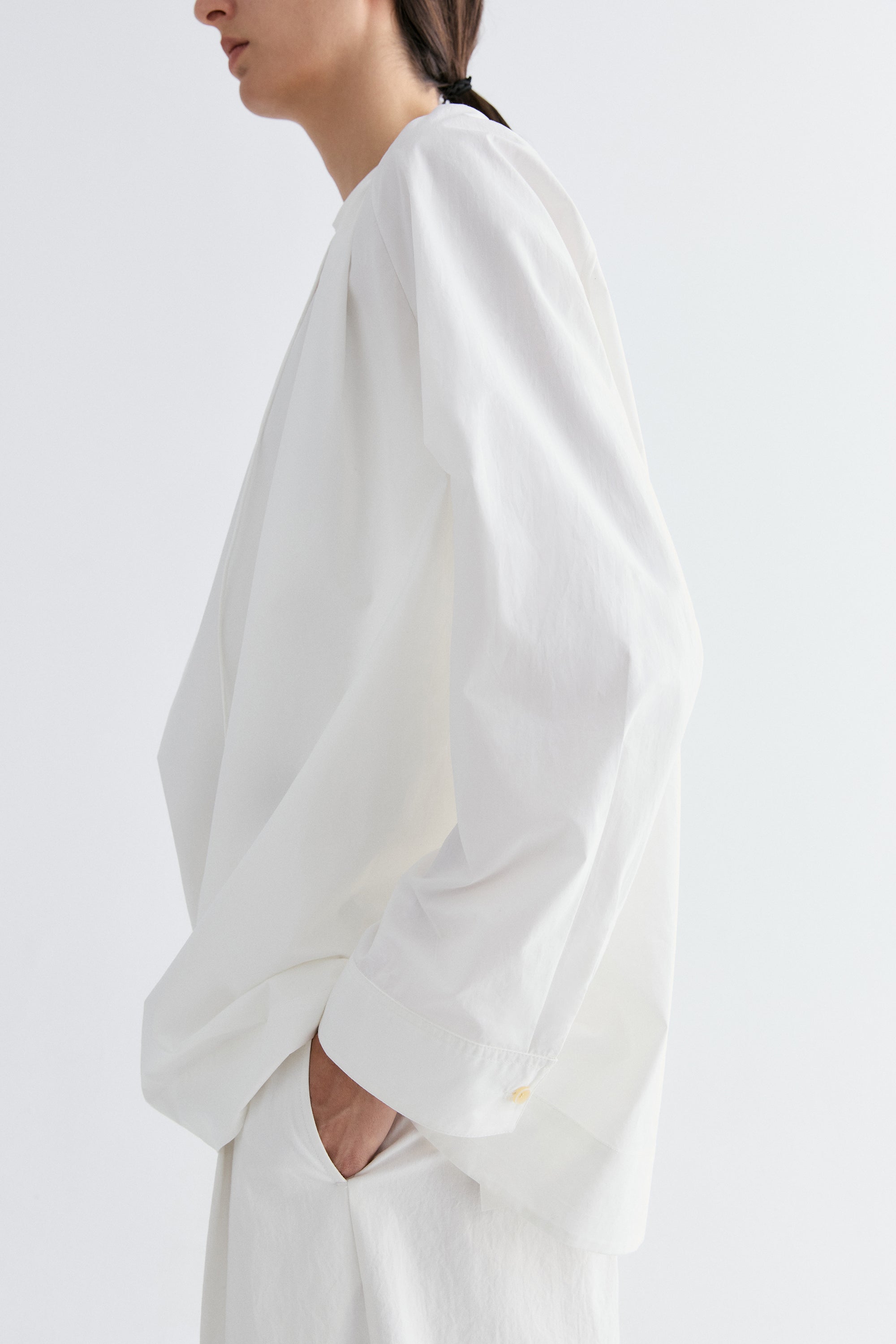 #color_off white