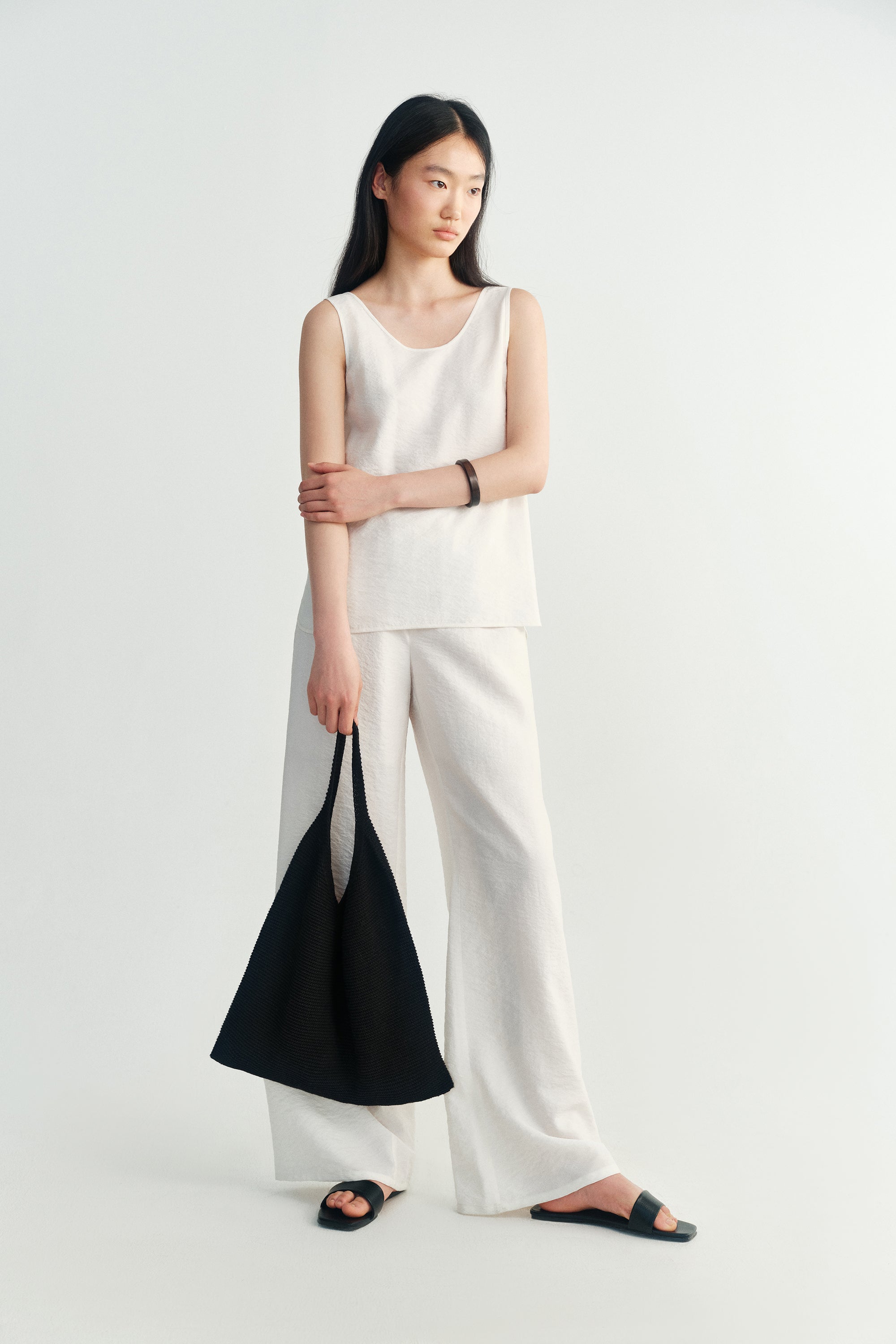 #color_off white