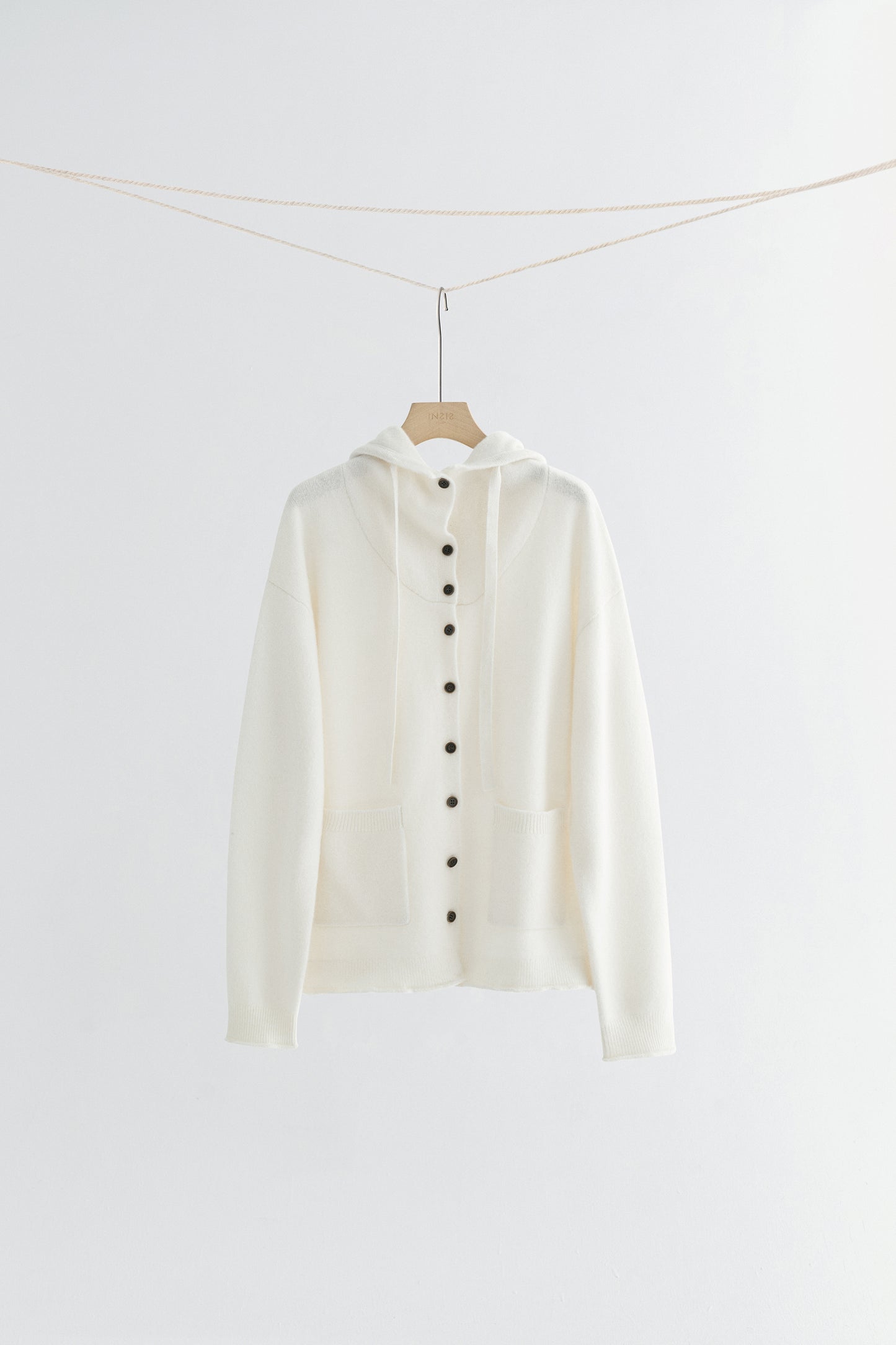 #color_cream white