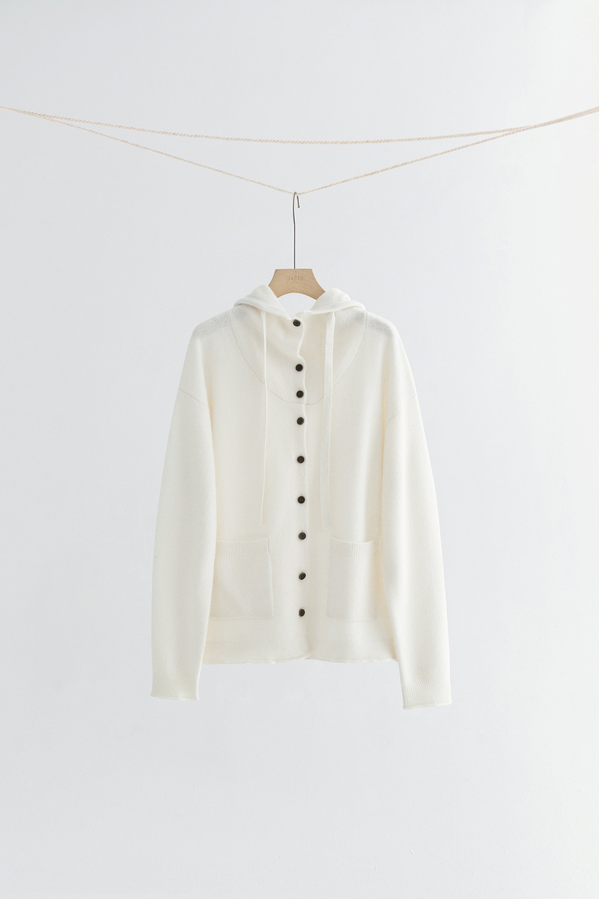 #color_cream white