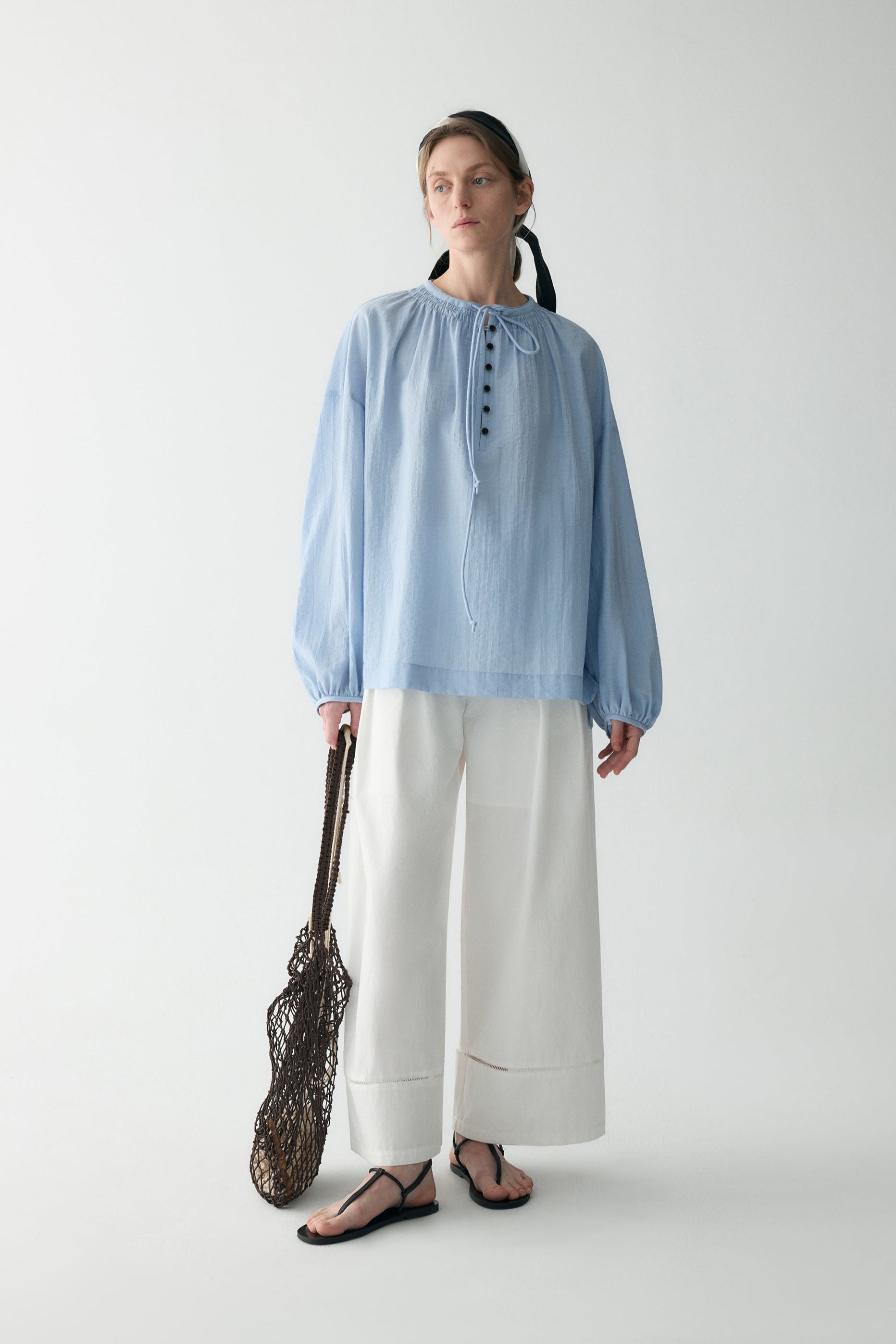 #color_off white