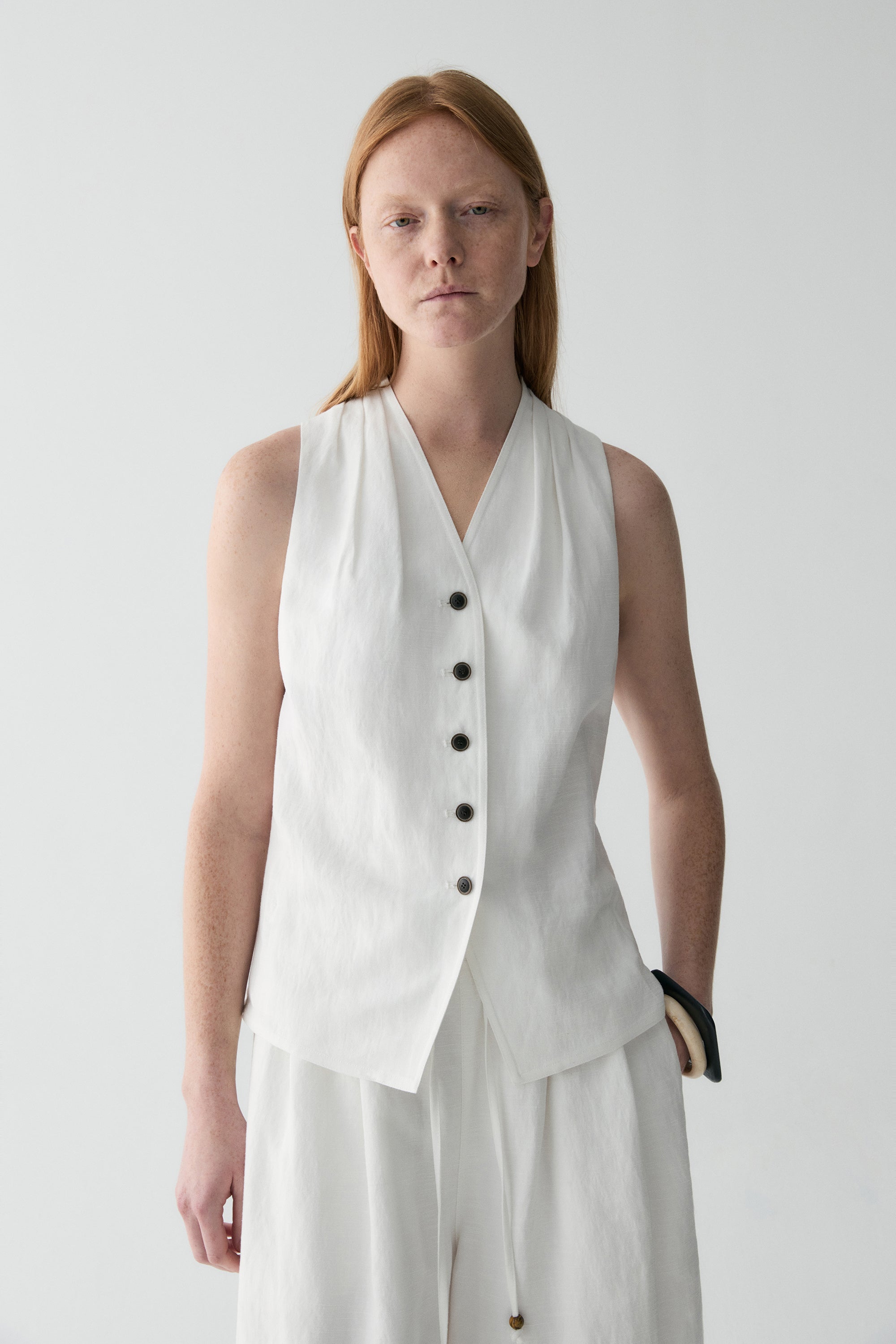 #color_off white