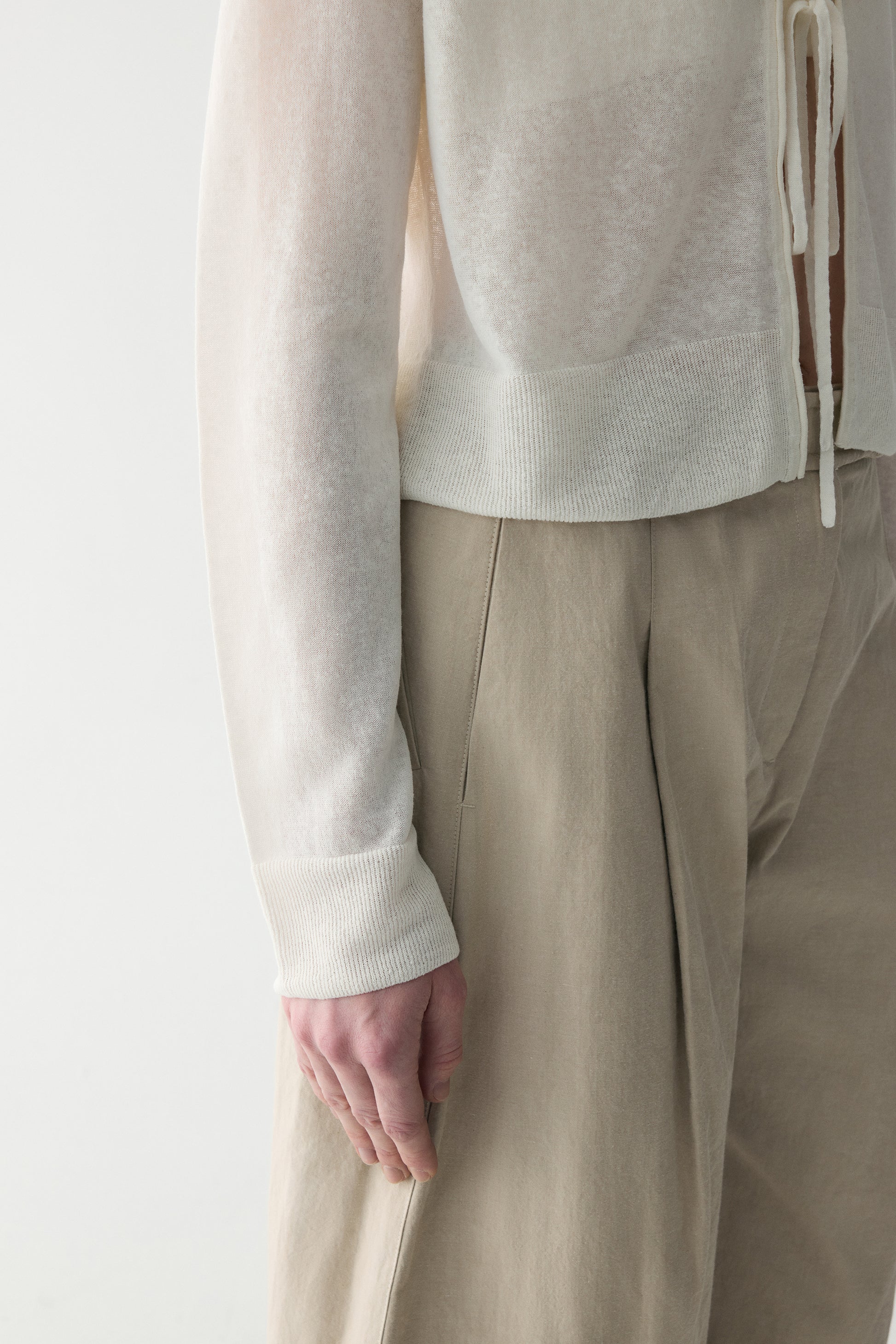 #color_off white