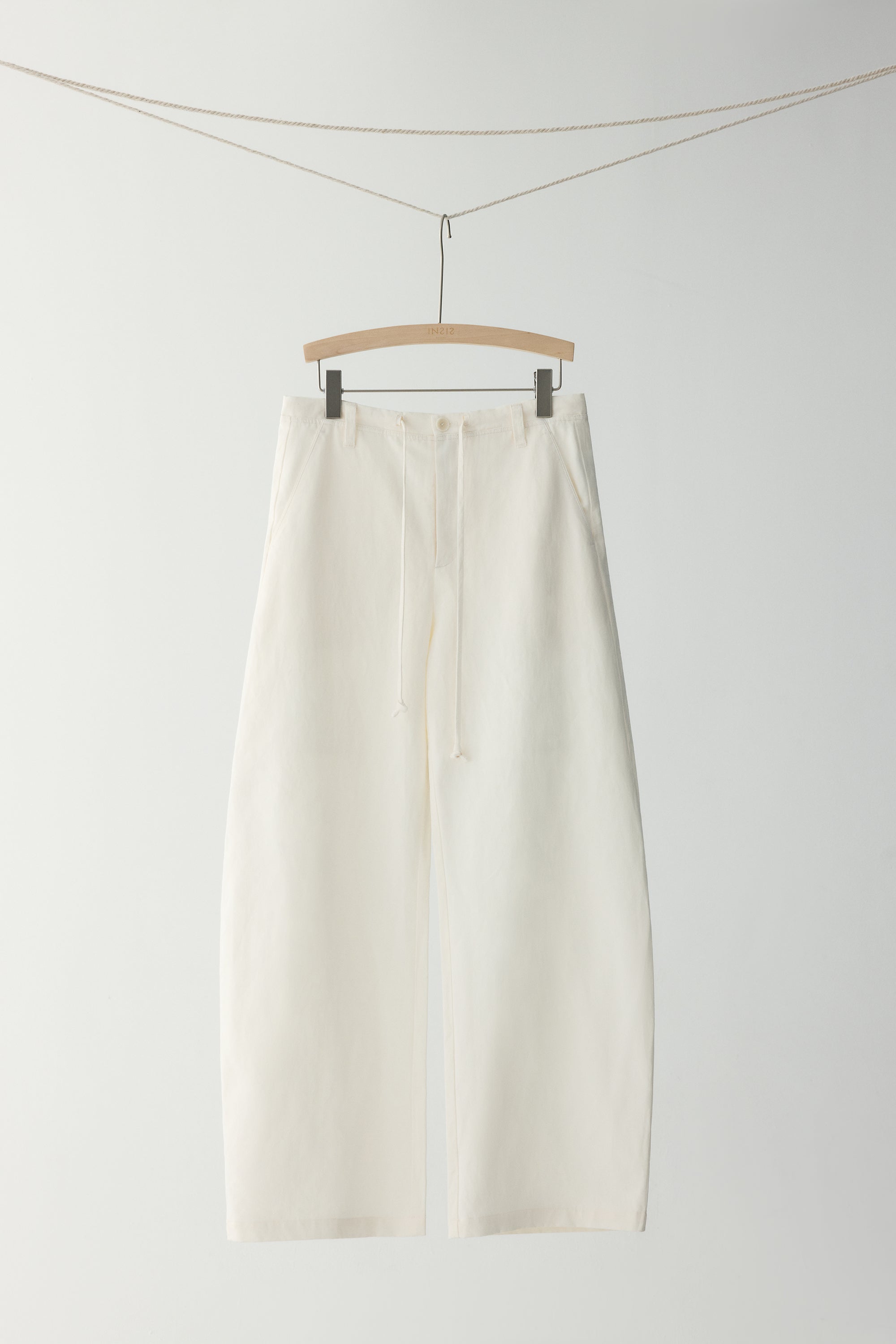 #color_off white