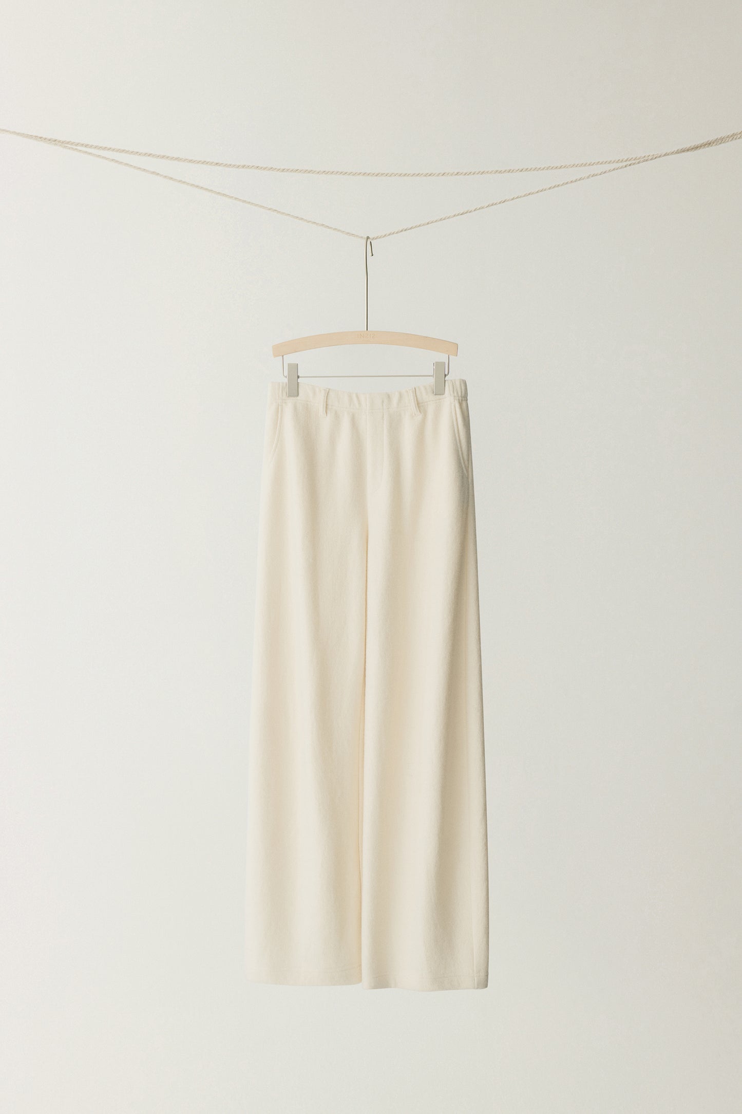 #color_cream white