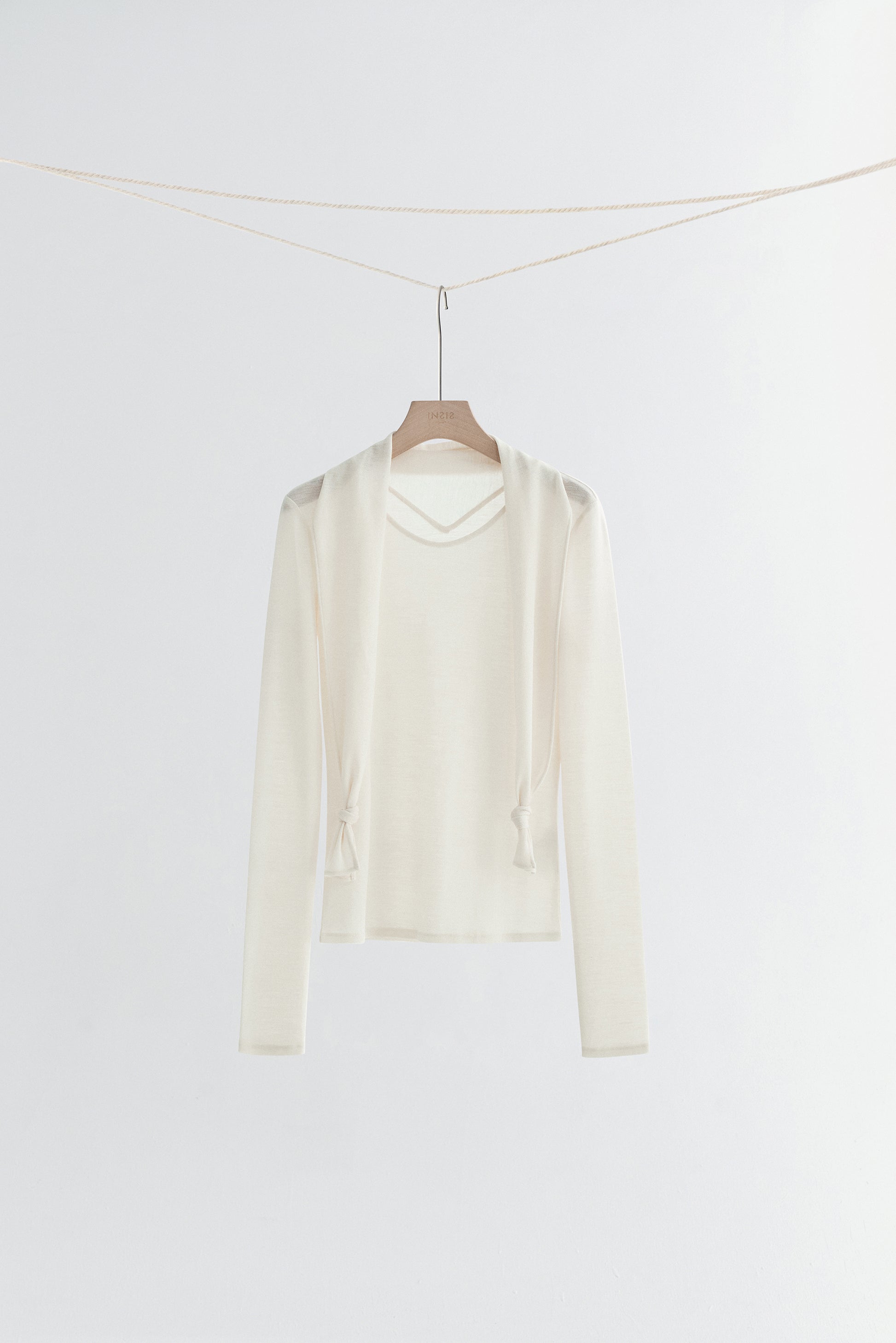 #color_off white