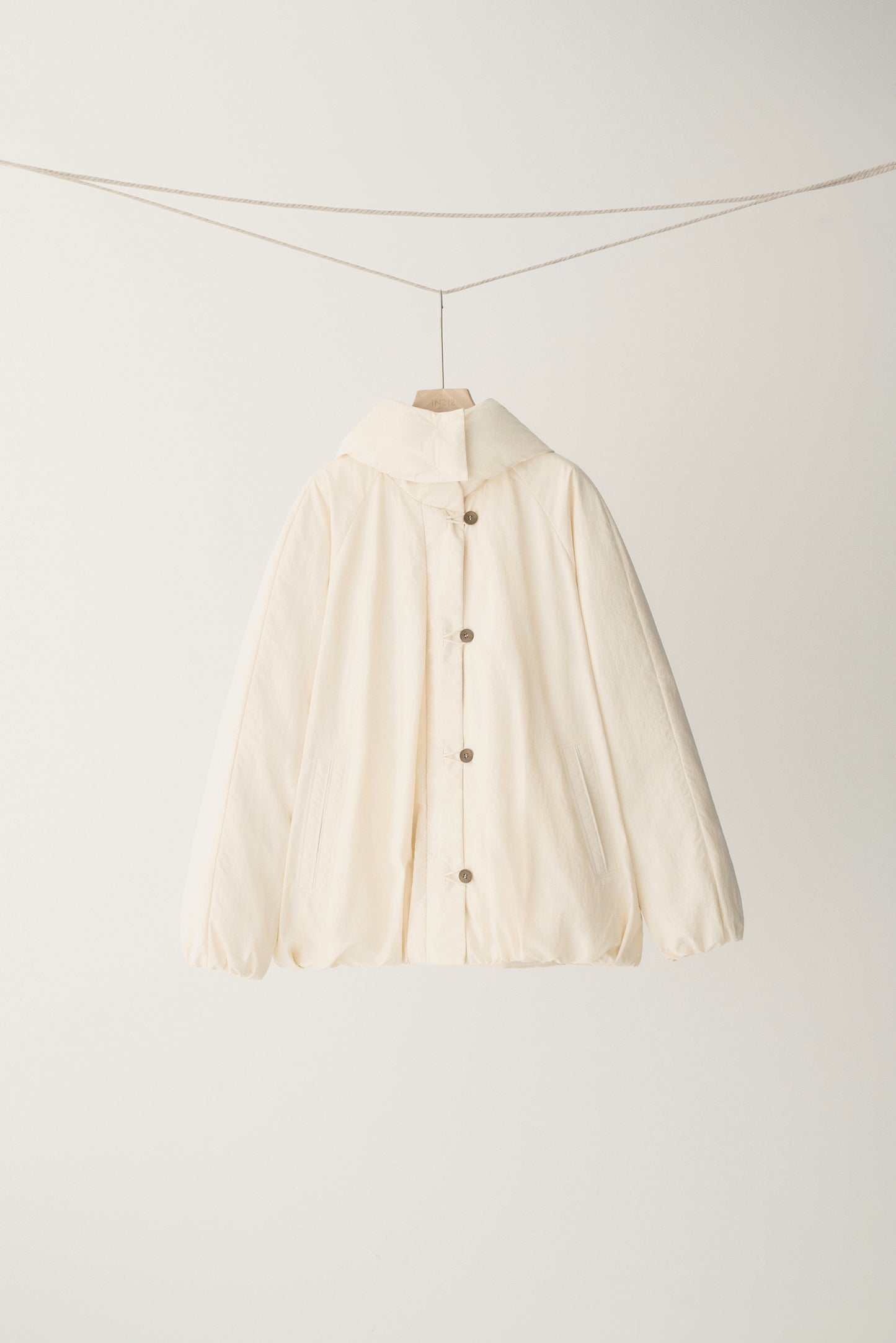 #color_cream white