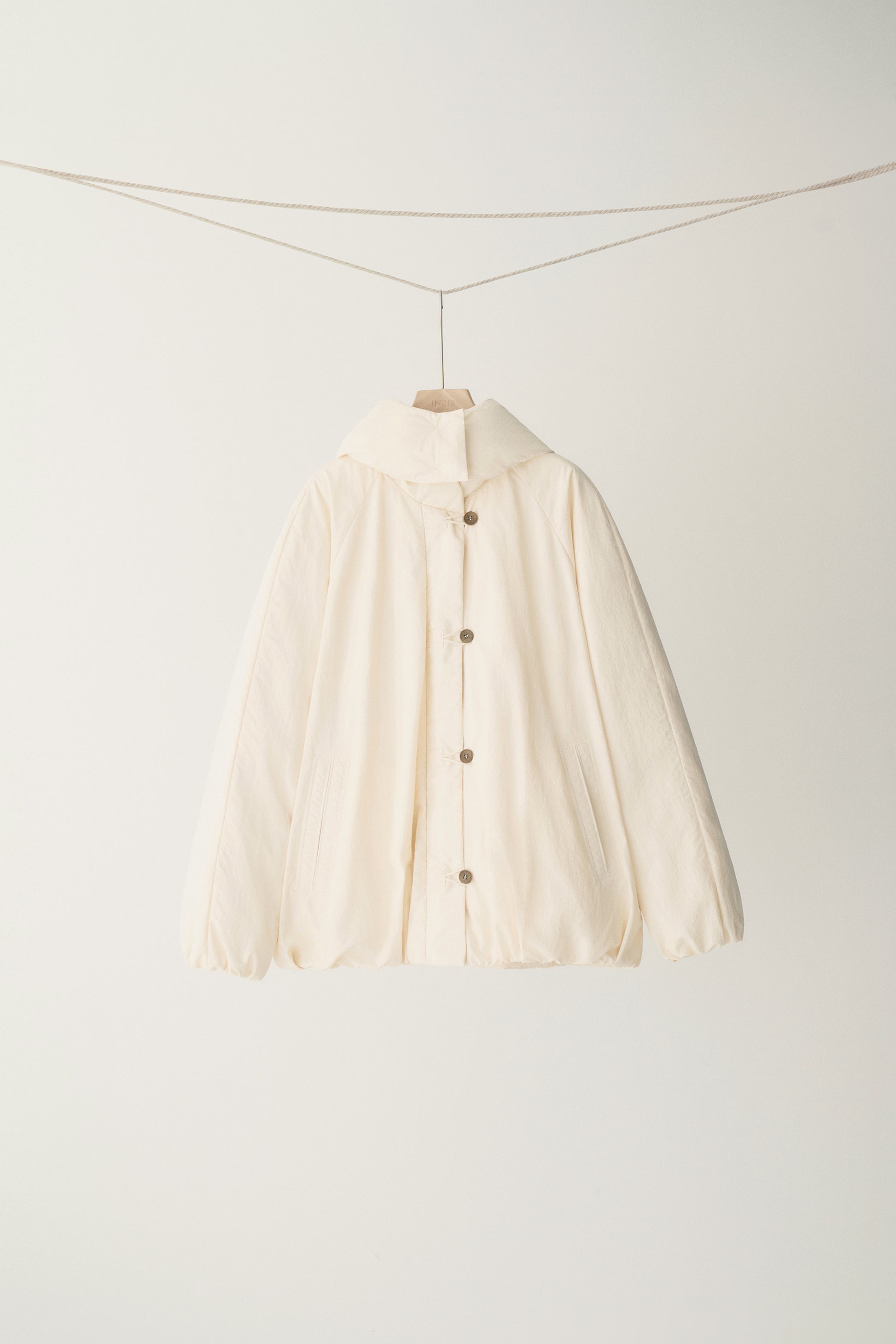 #color_cream white