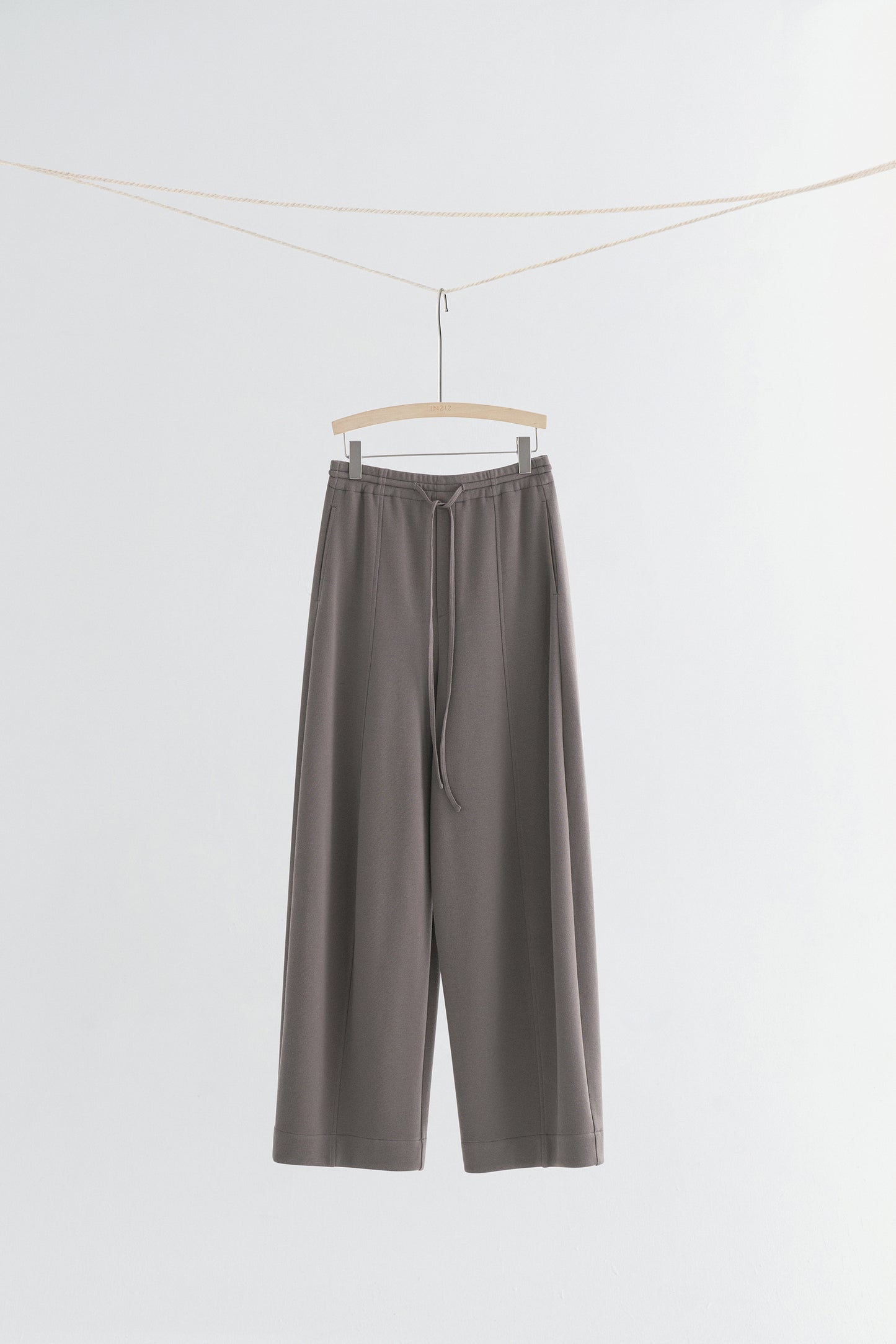 #color_mid gray