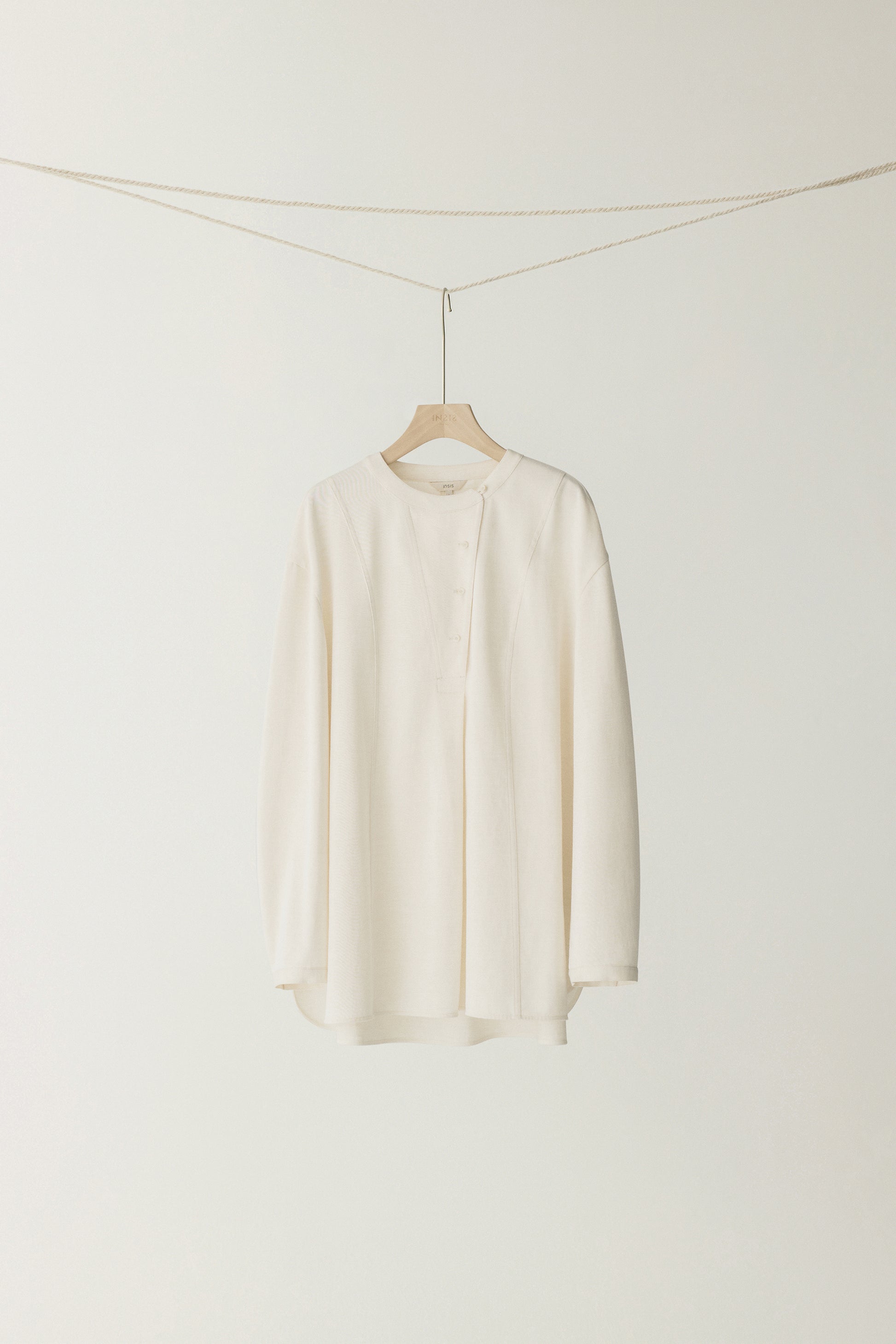 #color_off white