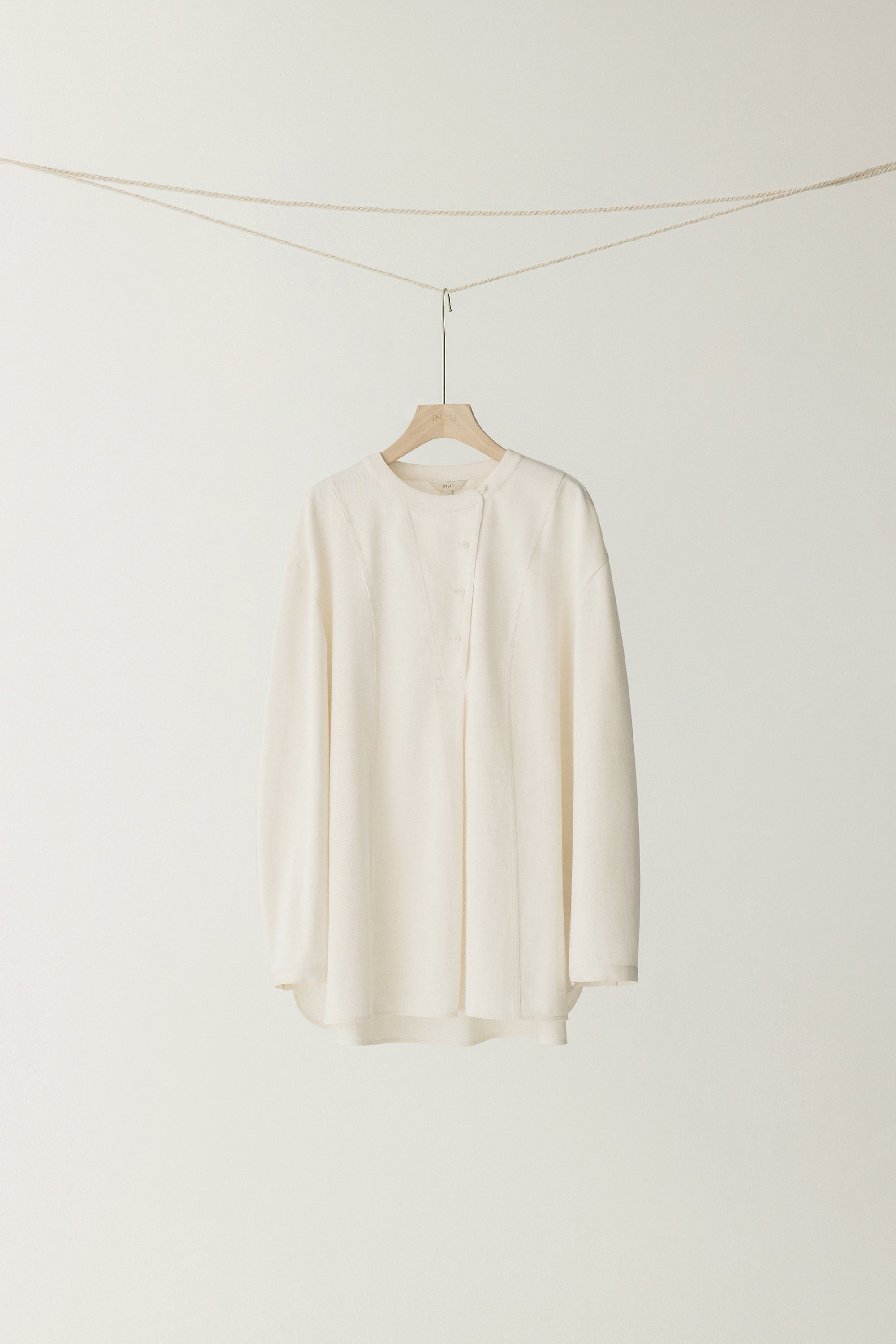 #color_off white