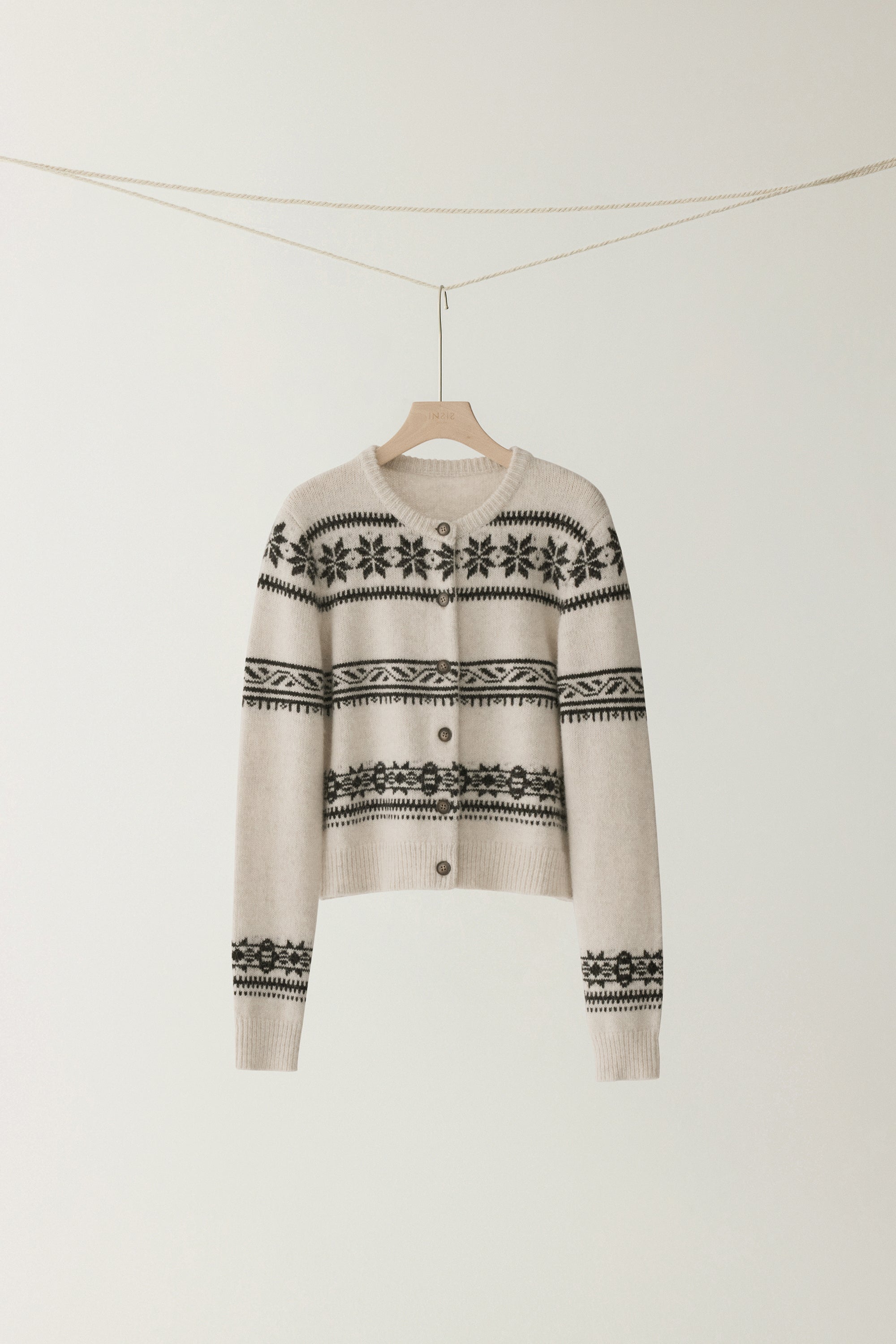 #color_off white
