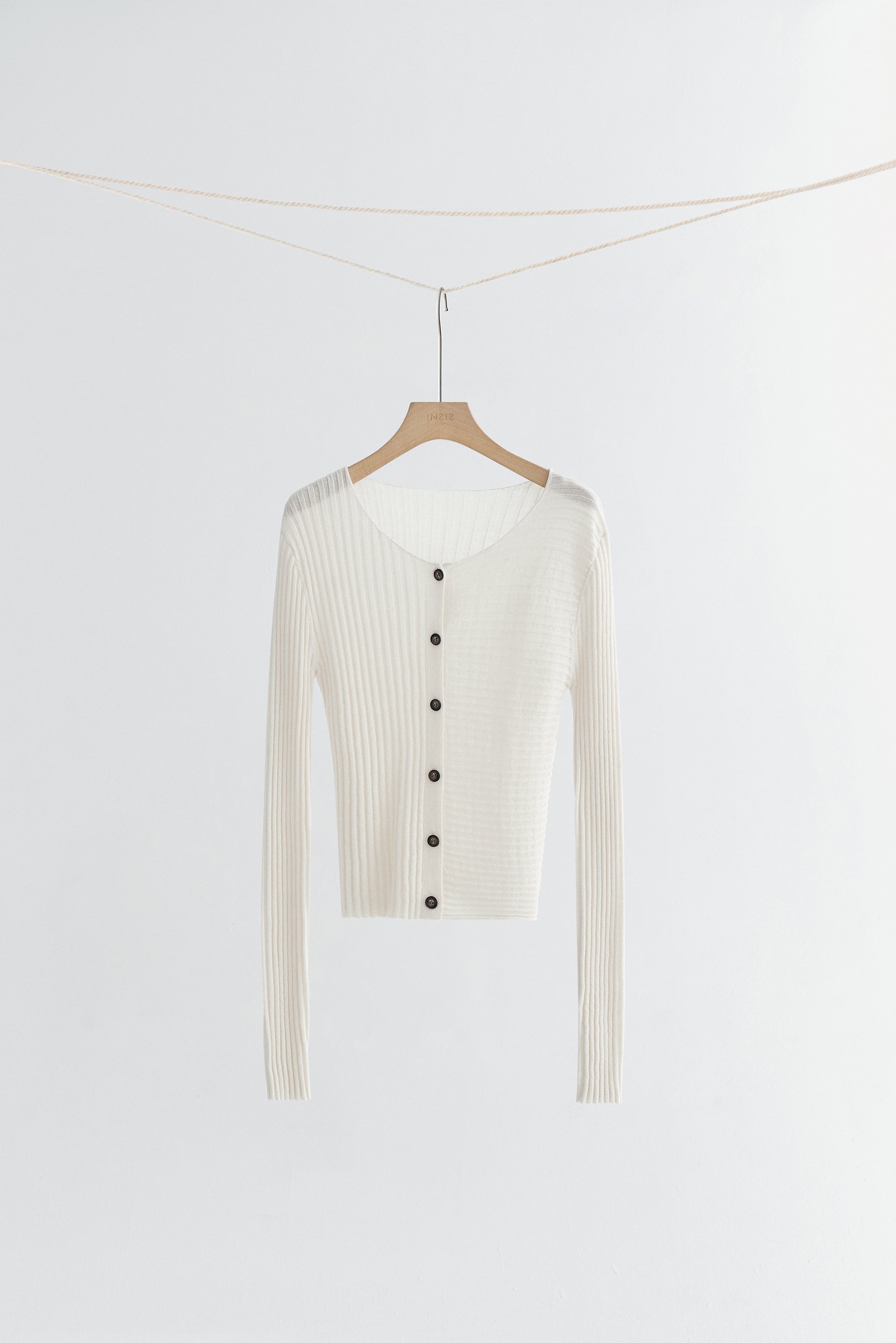 #color_off white