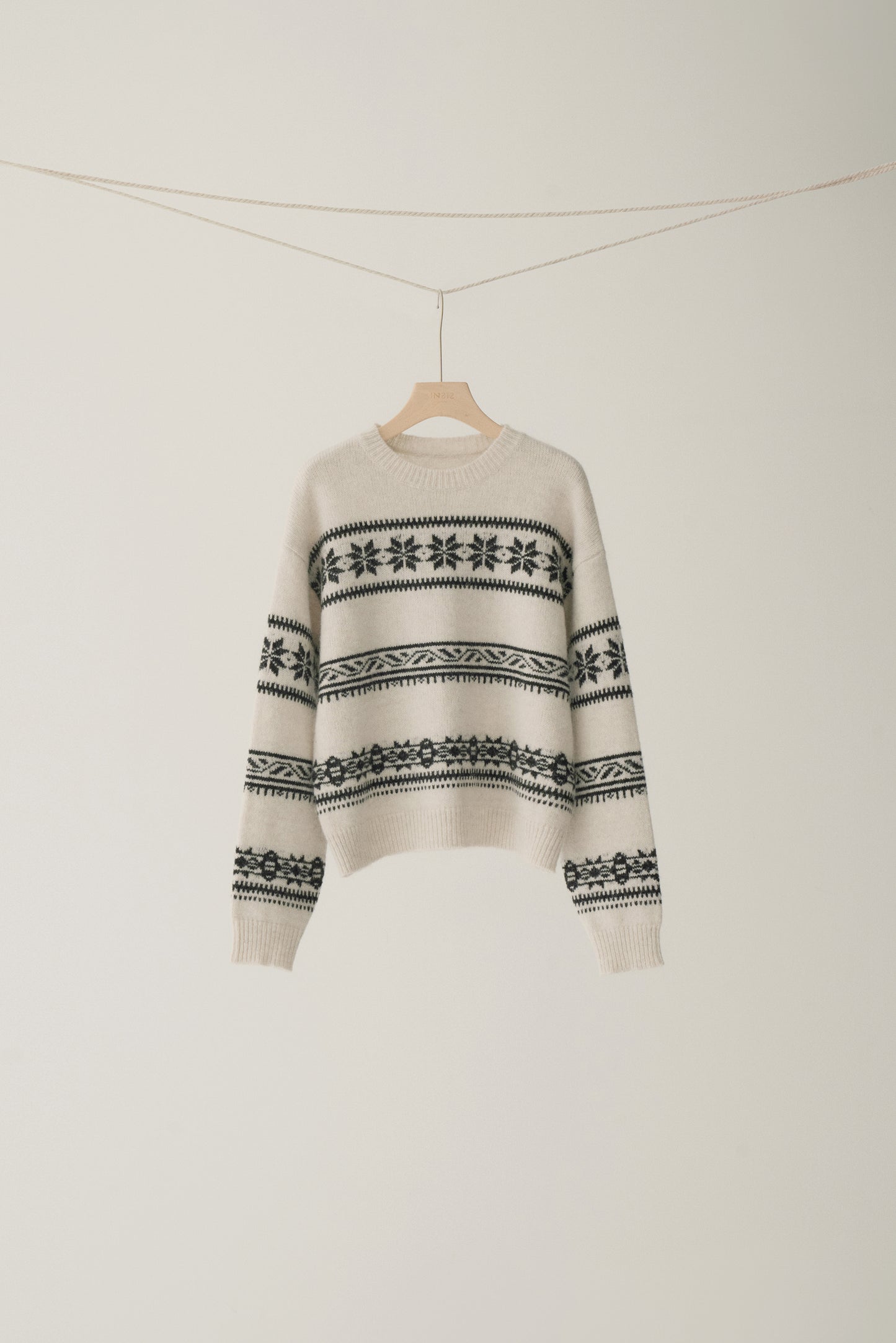 #color_off white