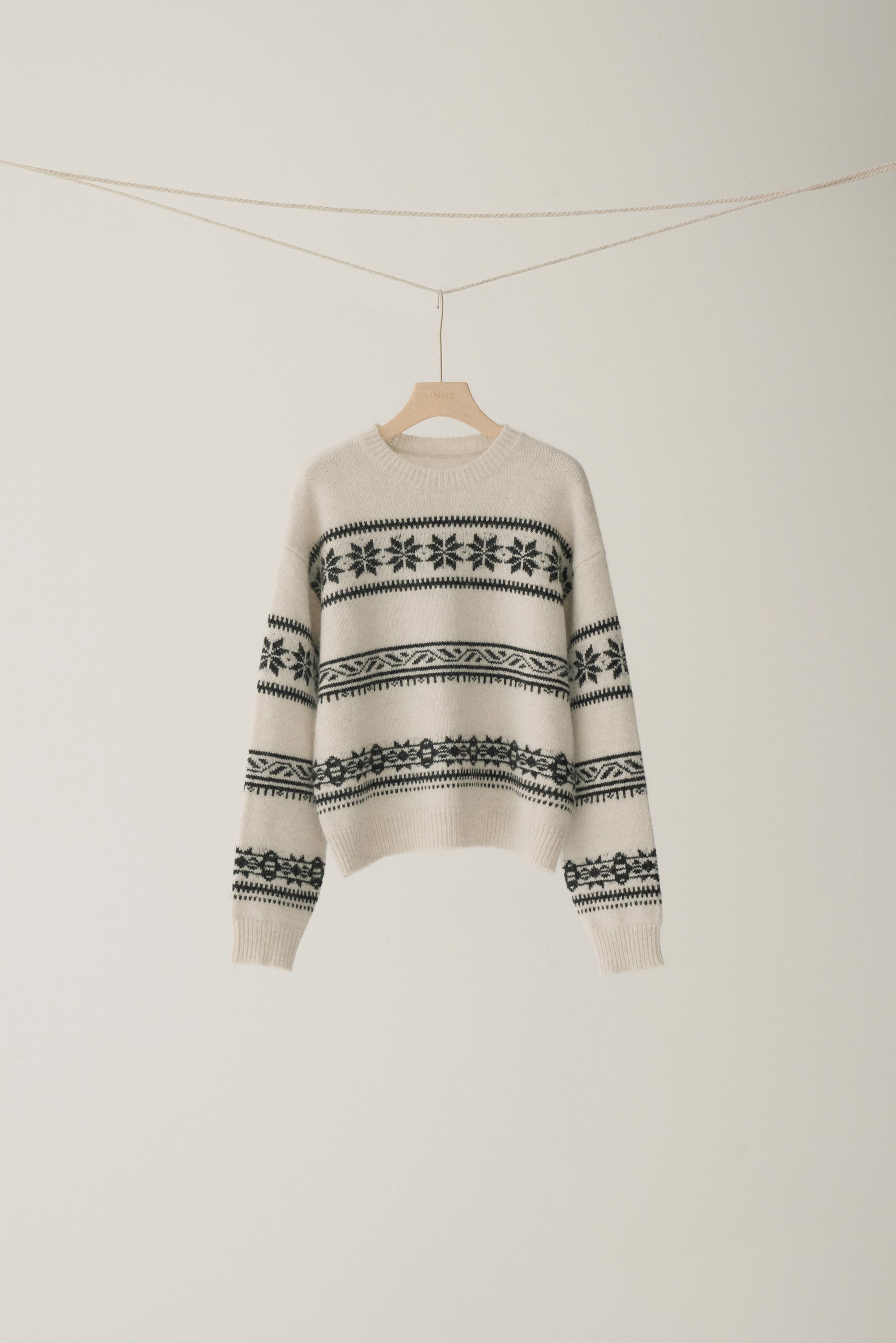 #color_off white