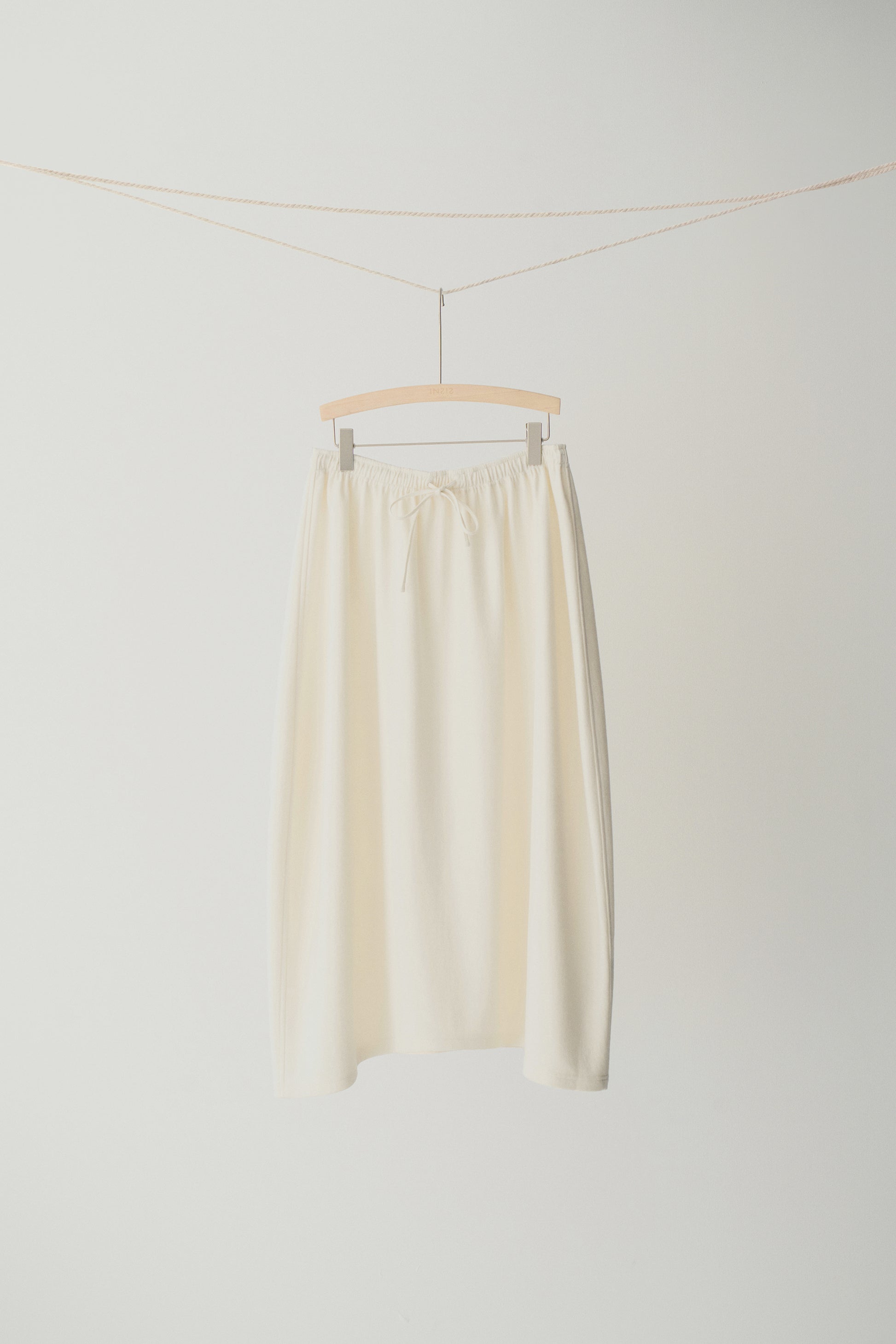 #color_cream white