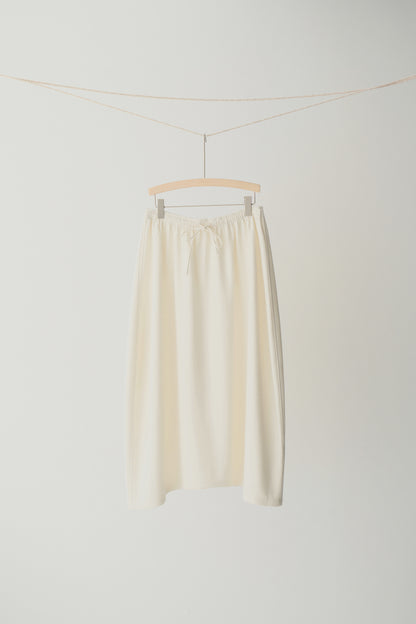 #color_cream white