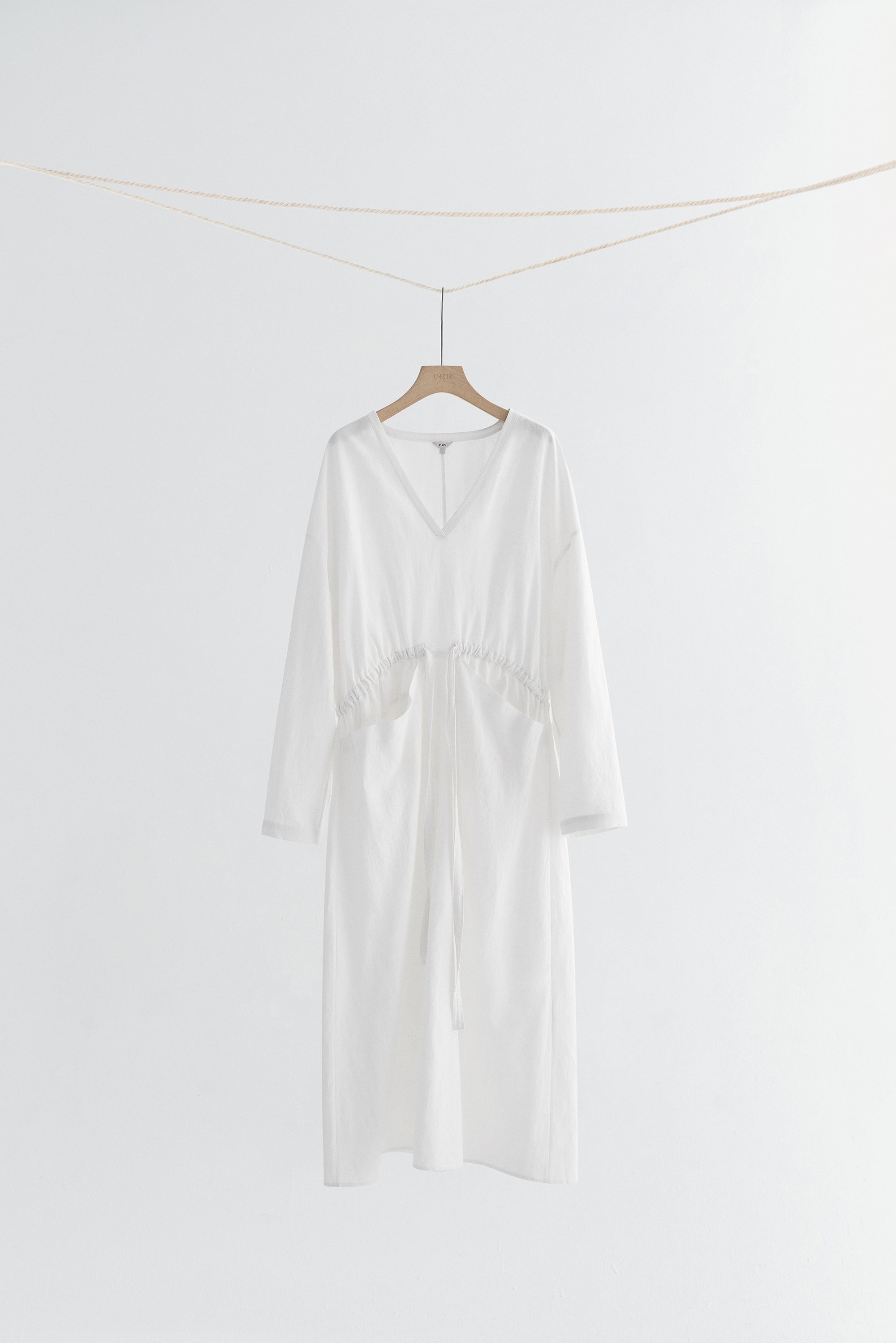 #color_off white