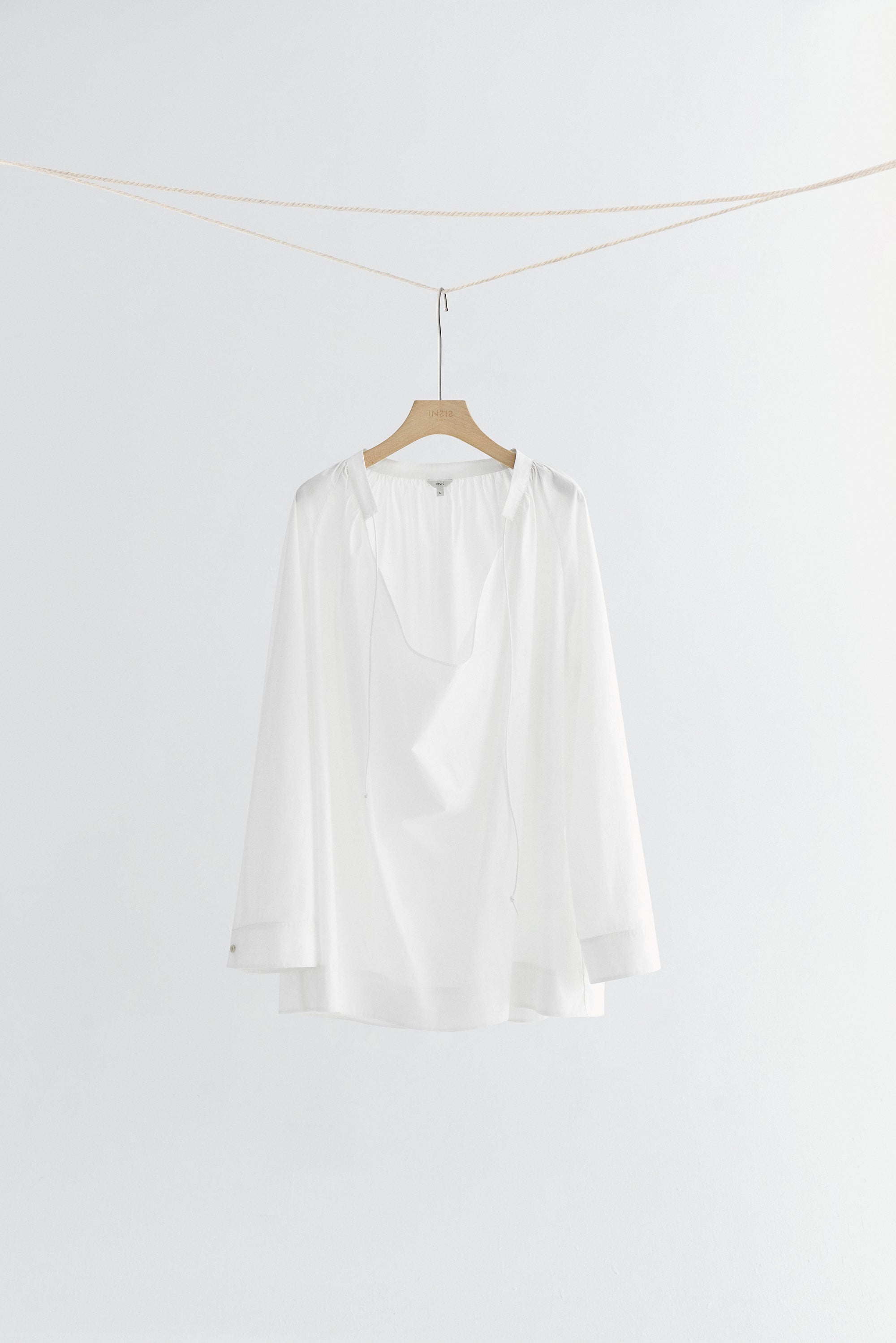 #color_off white