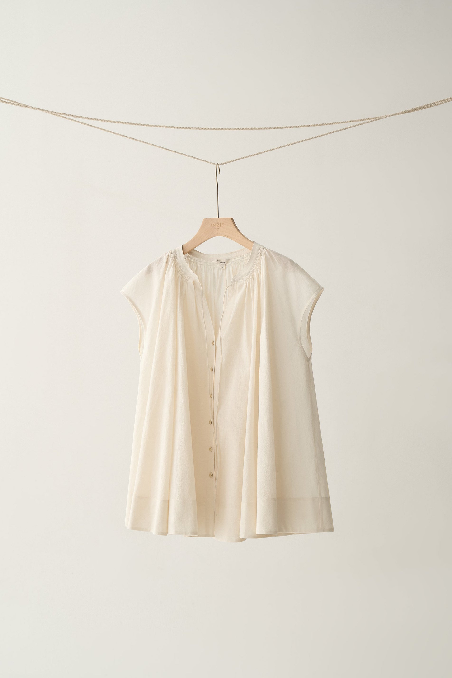 #color_cream white