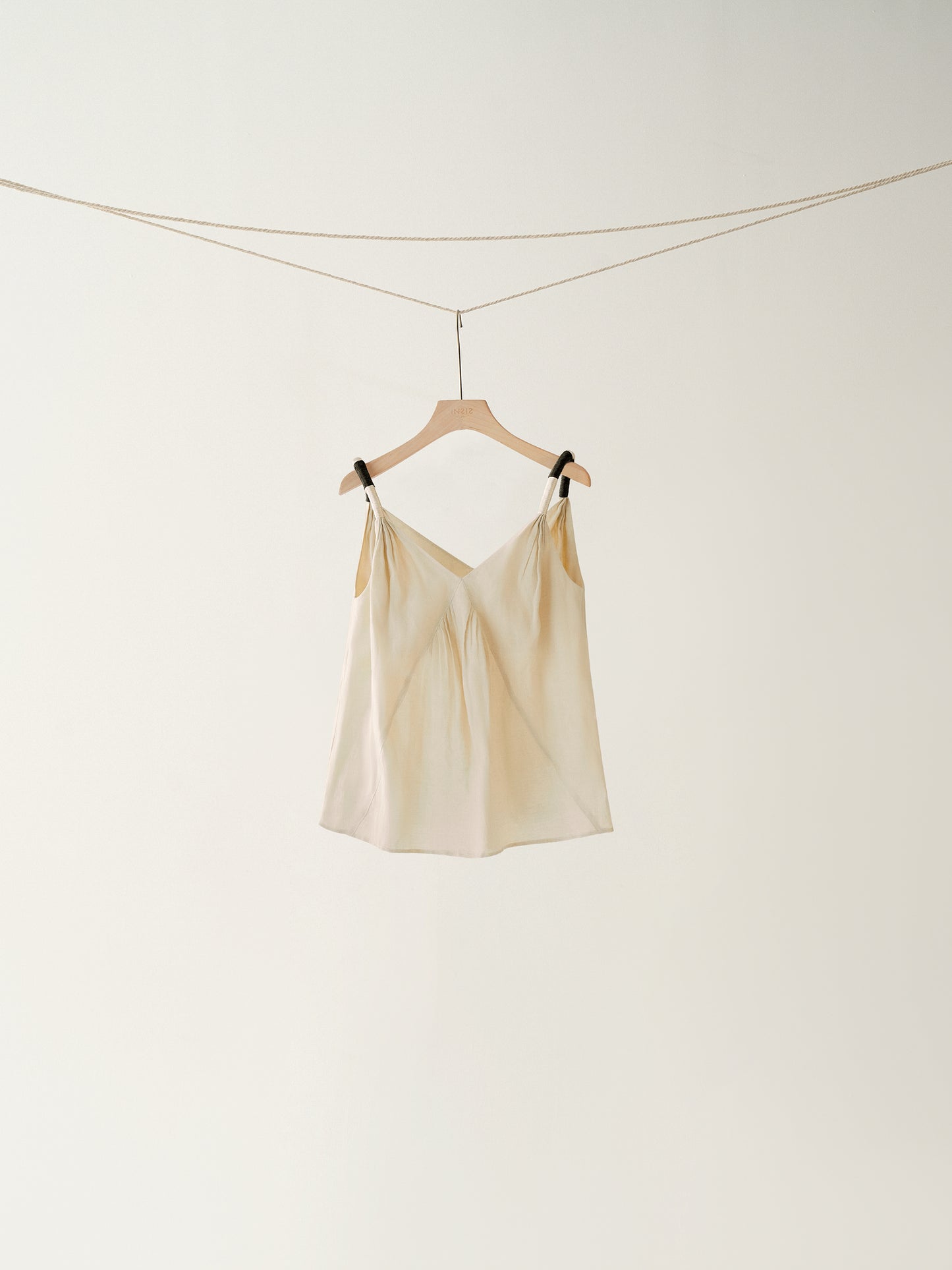 #color_cream white