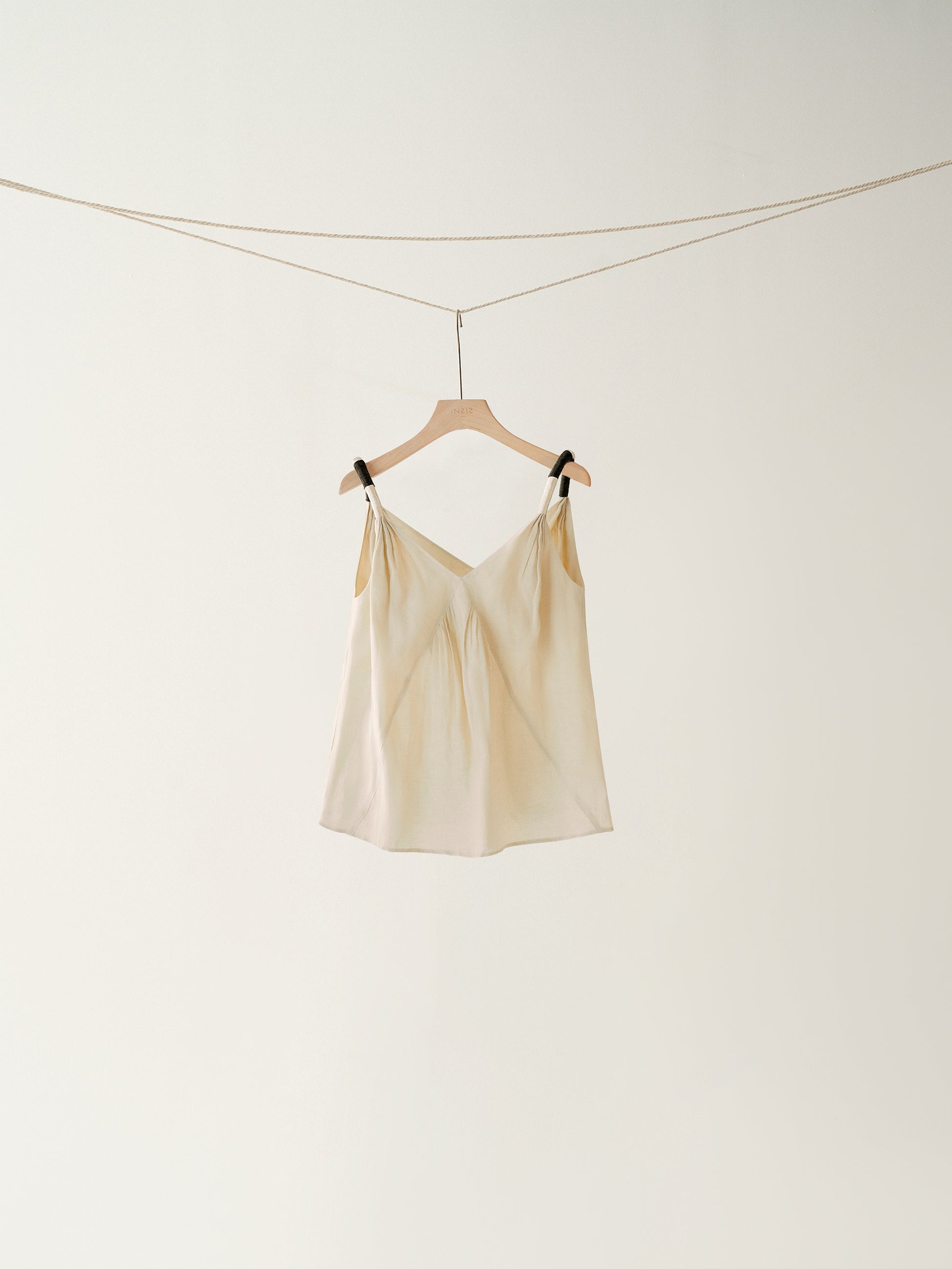 #color_cream white