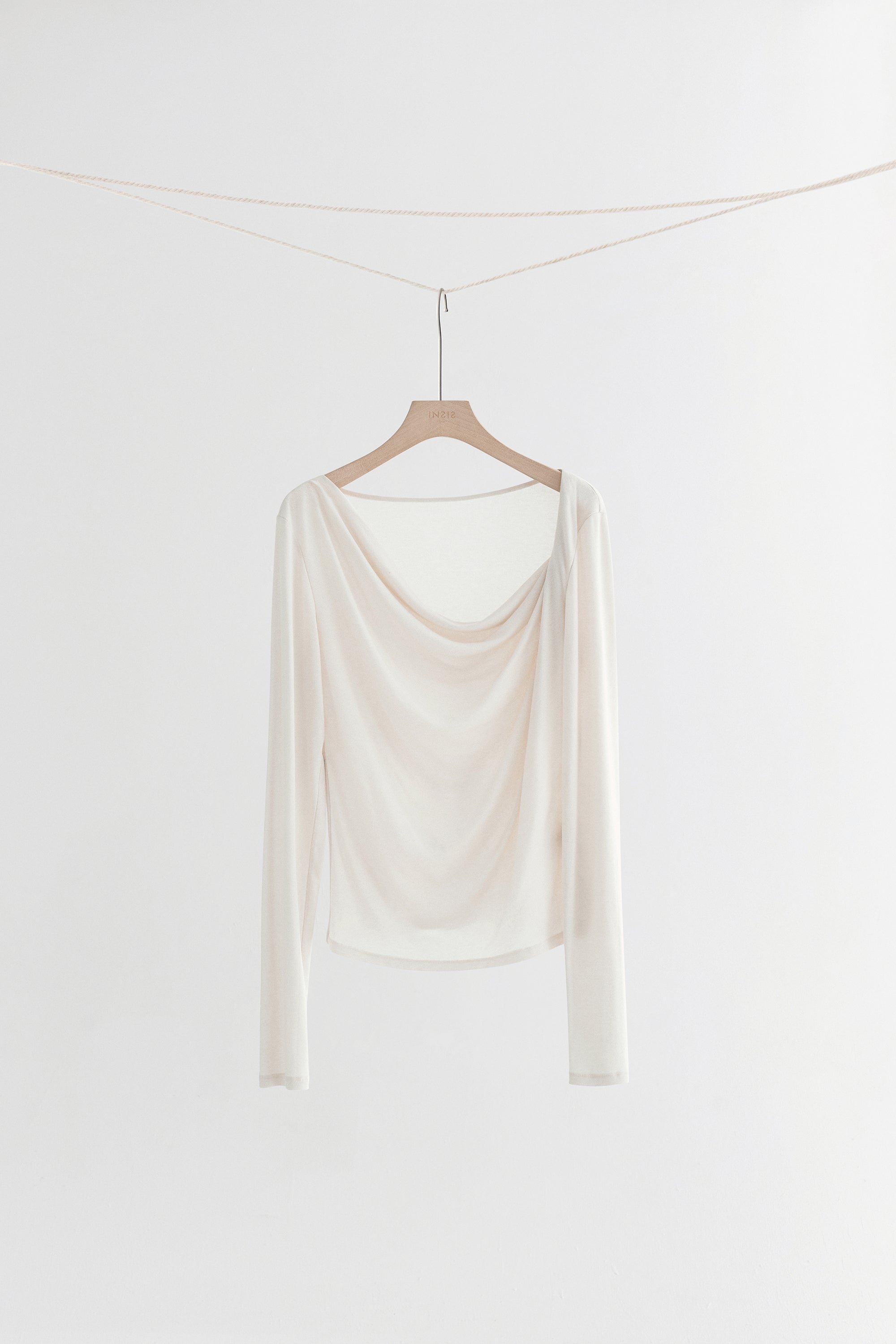 #color_off white