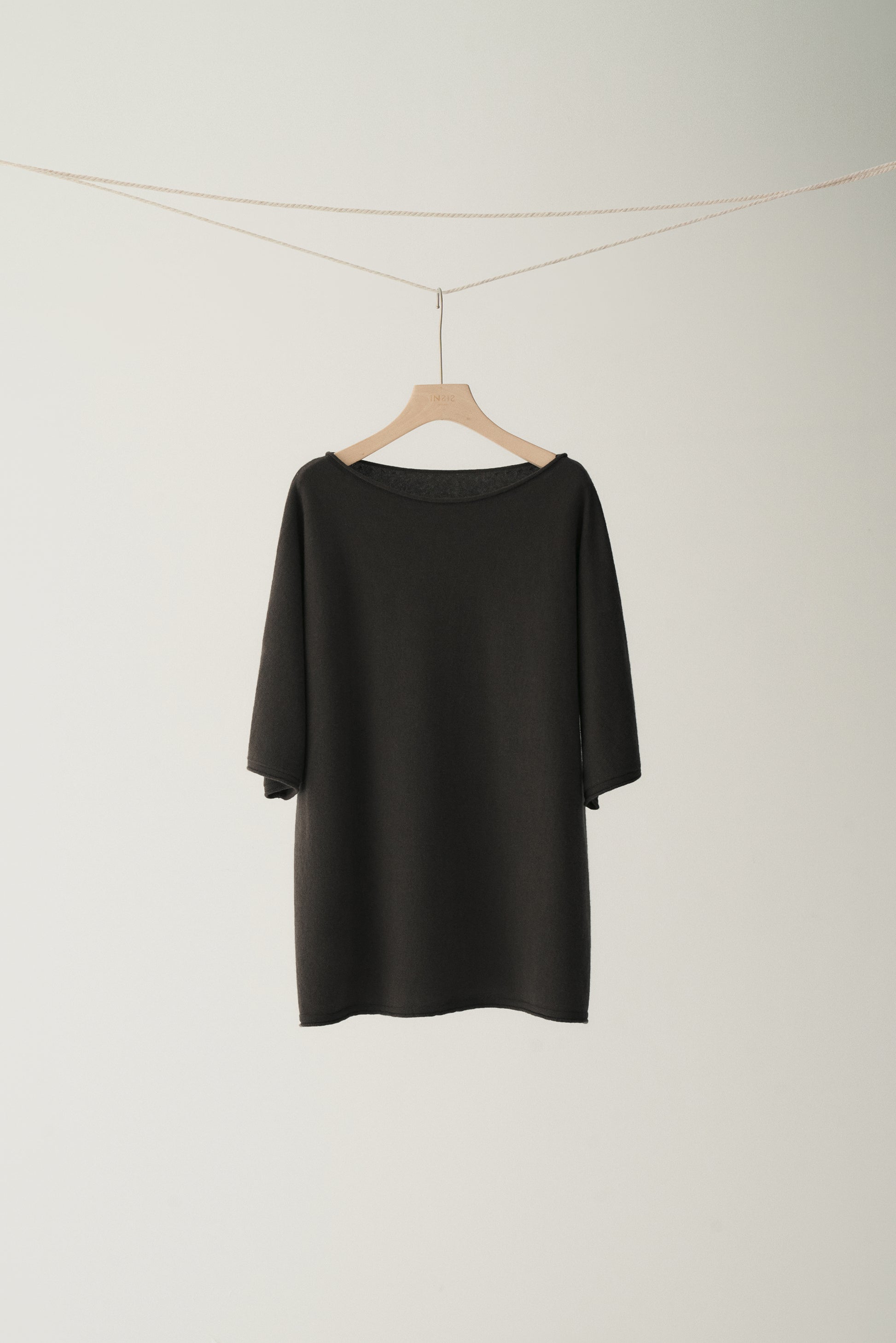 #color_black ash