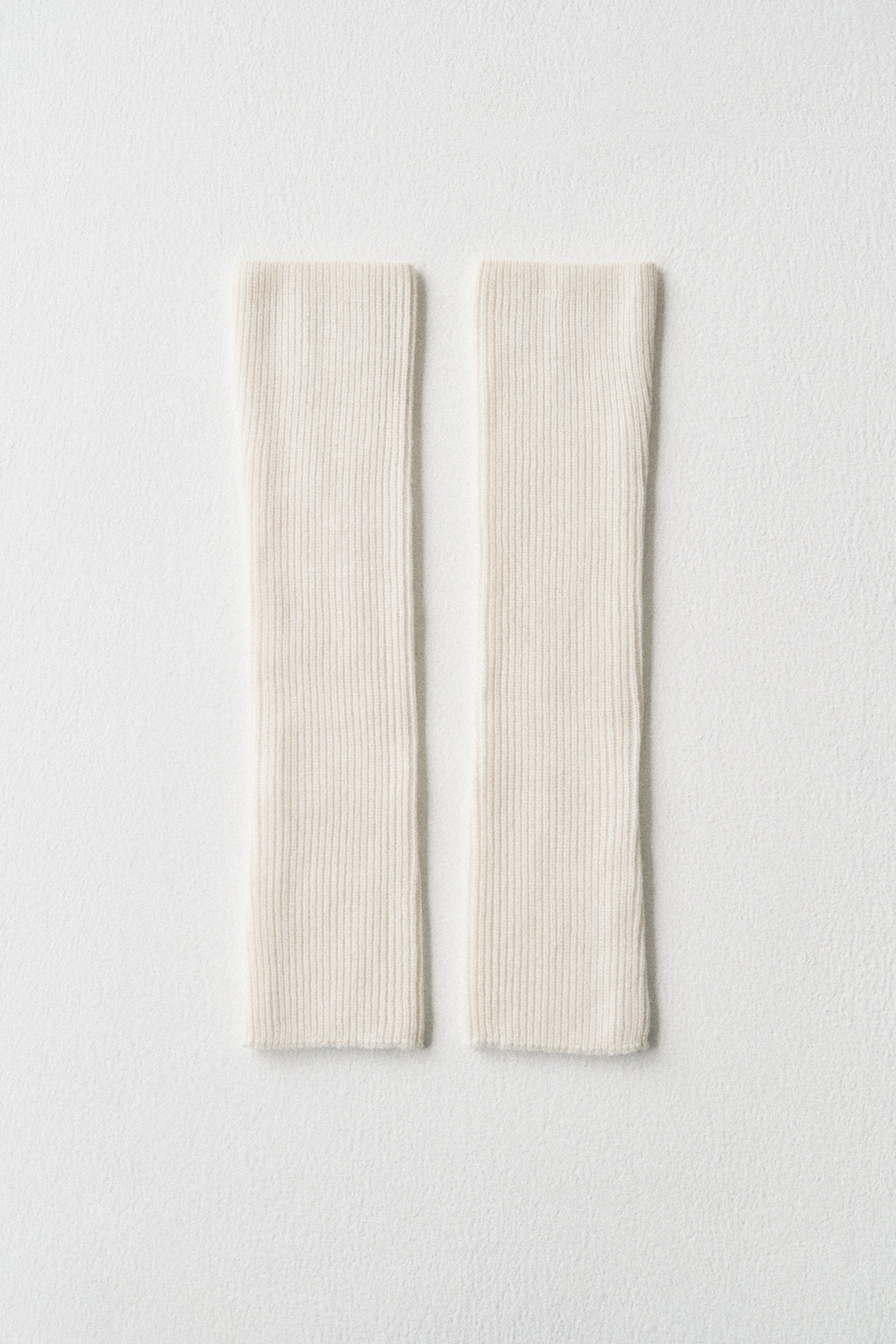 #color_off white