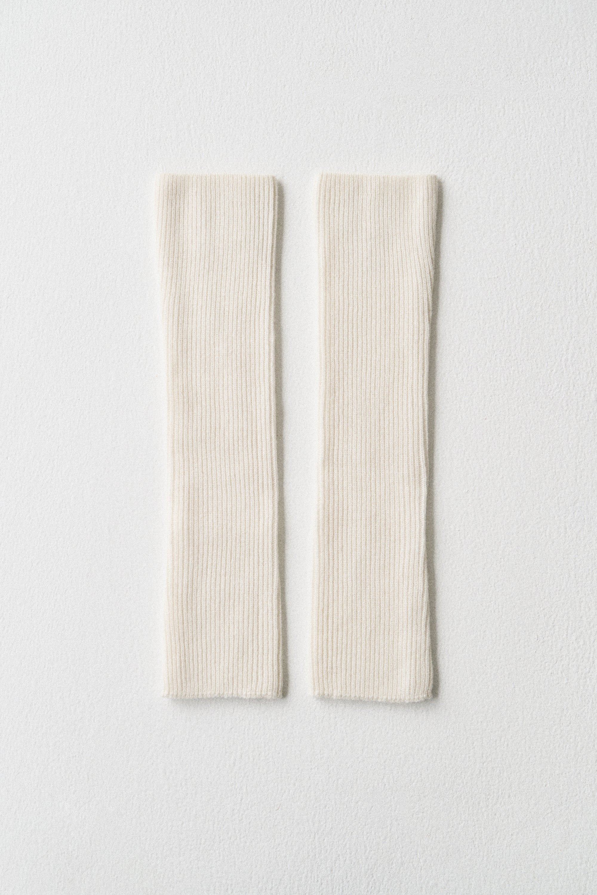 #color_off white