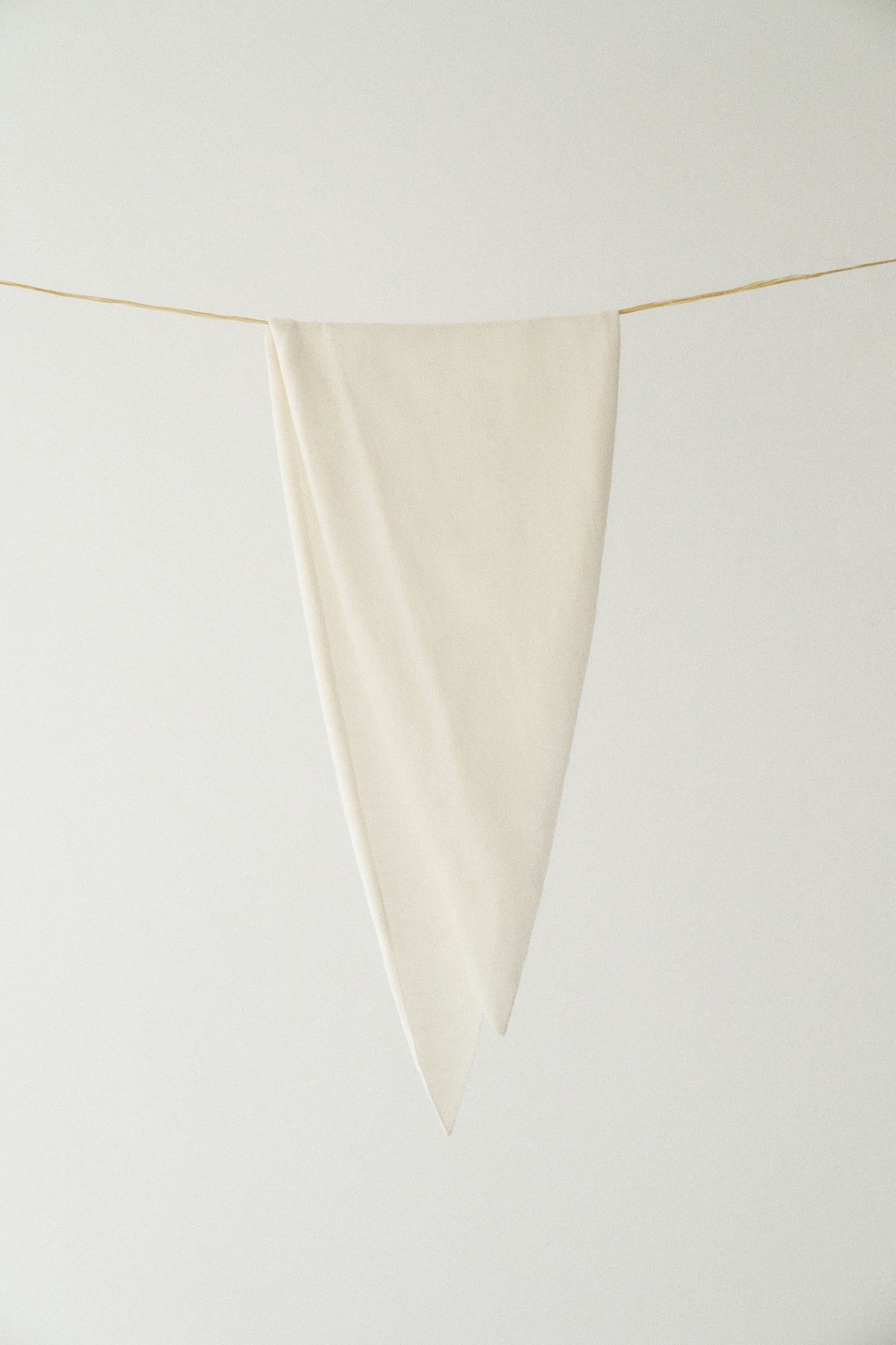 #color_off white