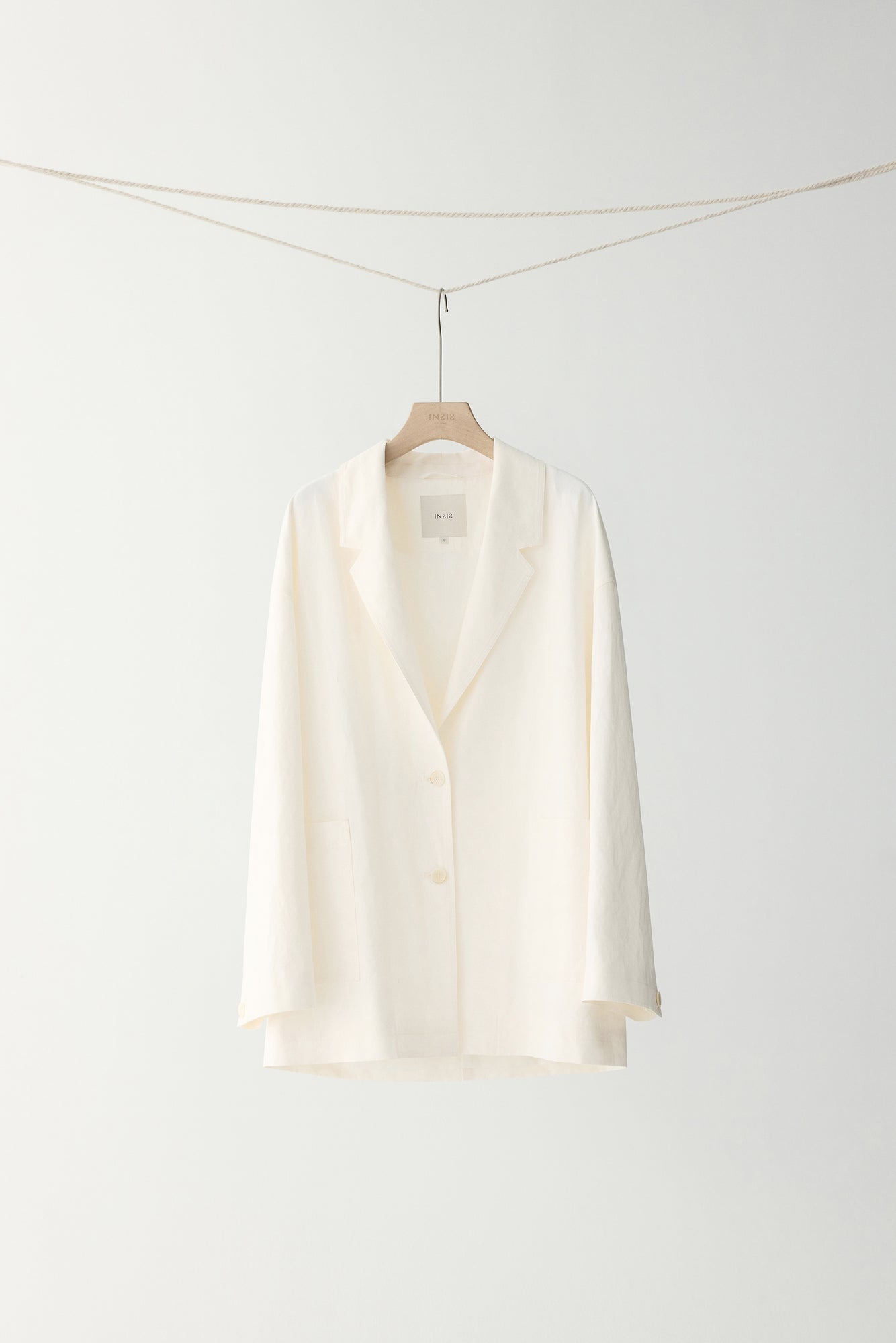 #color_off white