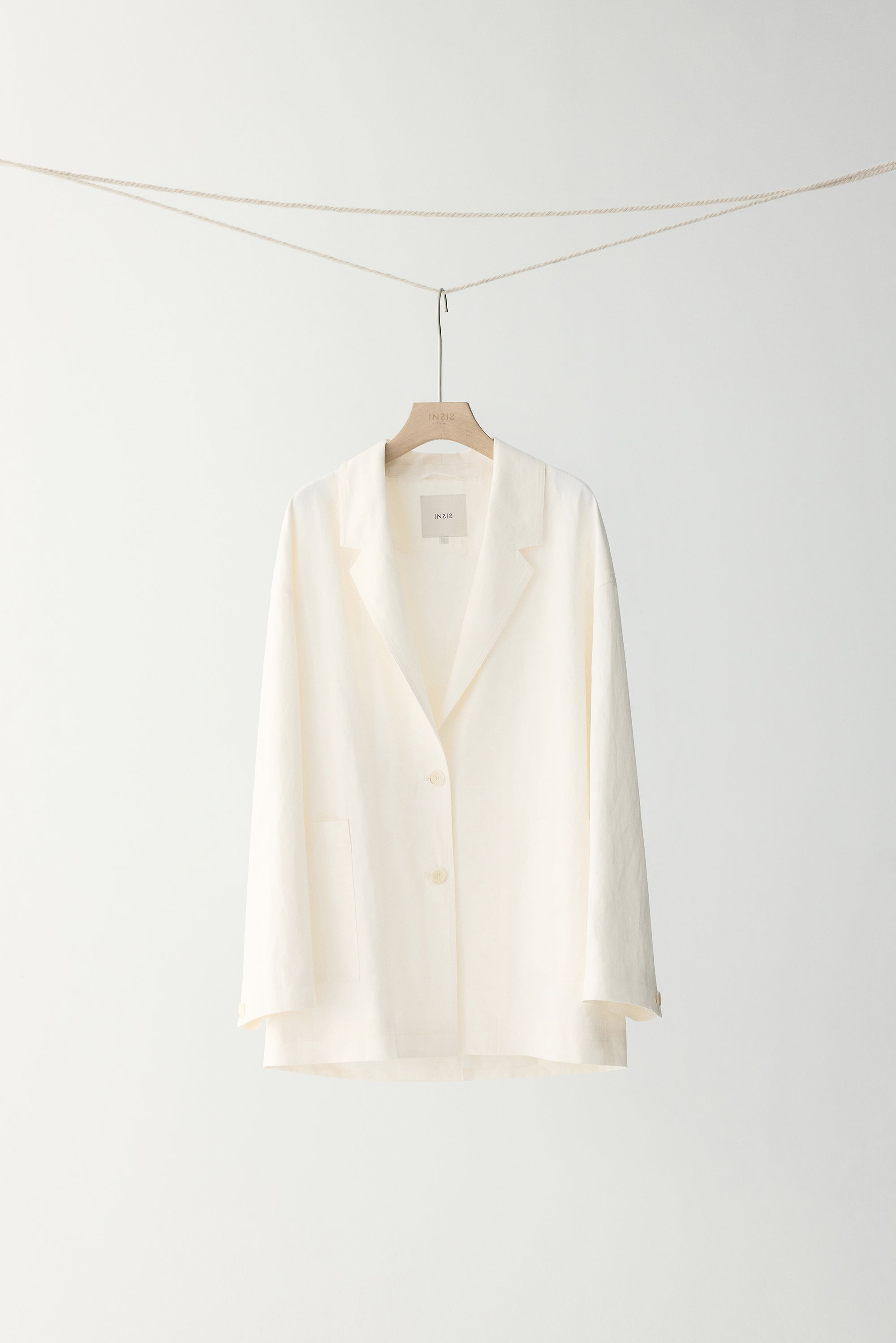 #color_off white