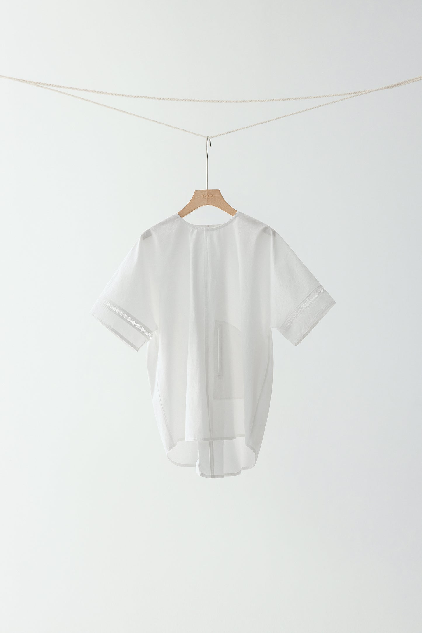 #color_off white